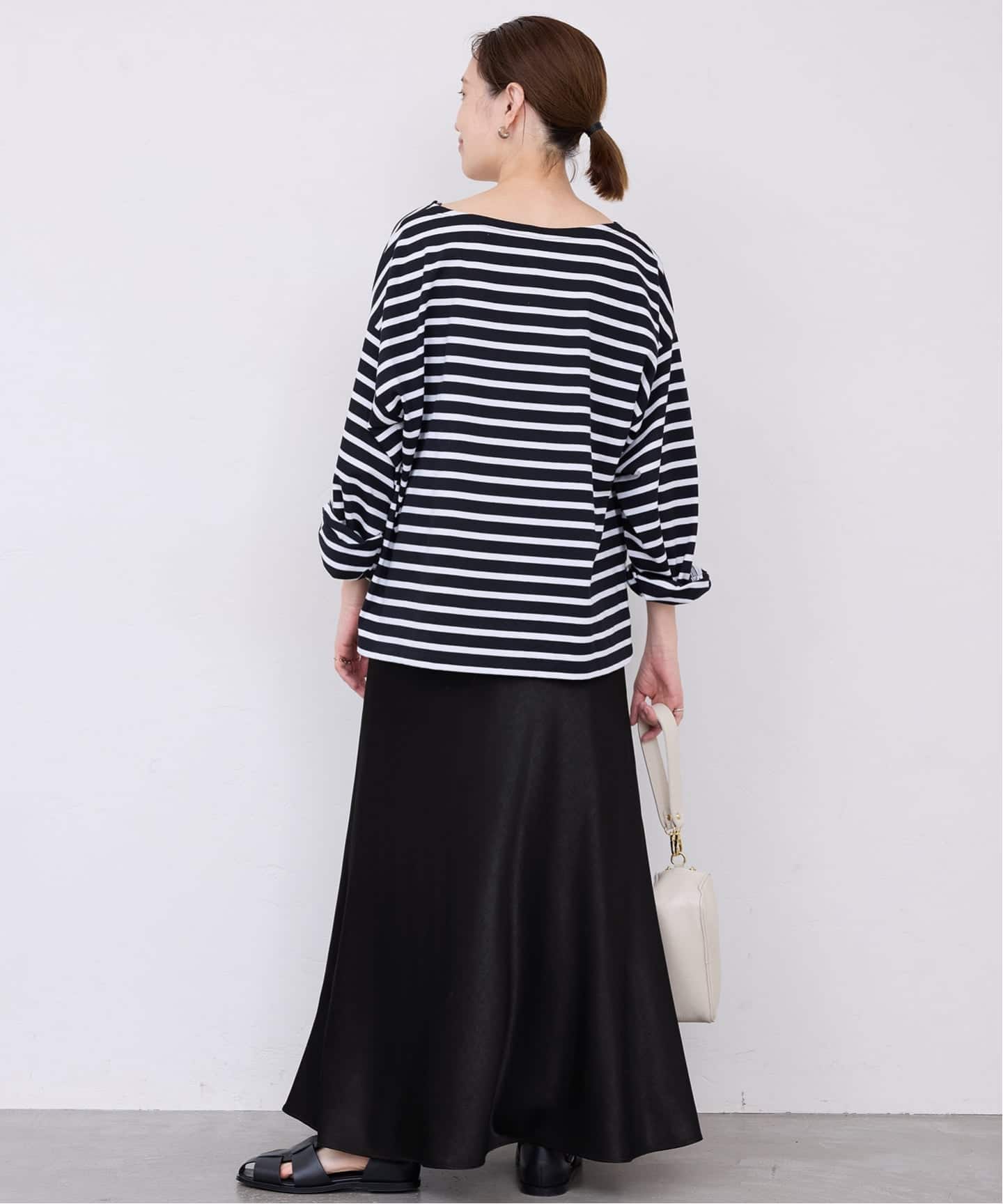 ブラックのみWEB限定/追加2》グロッシーサテンフレアスカート（ロング