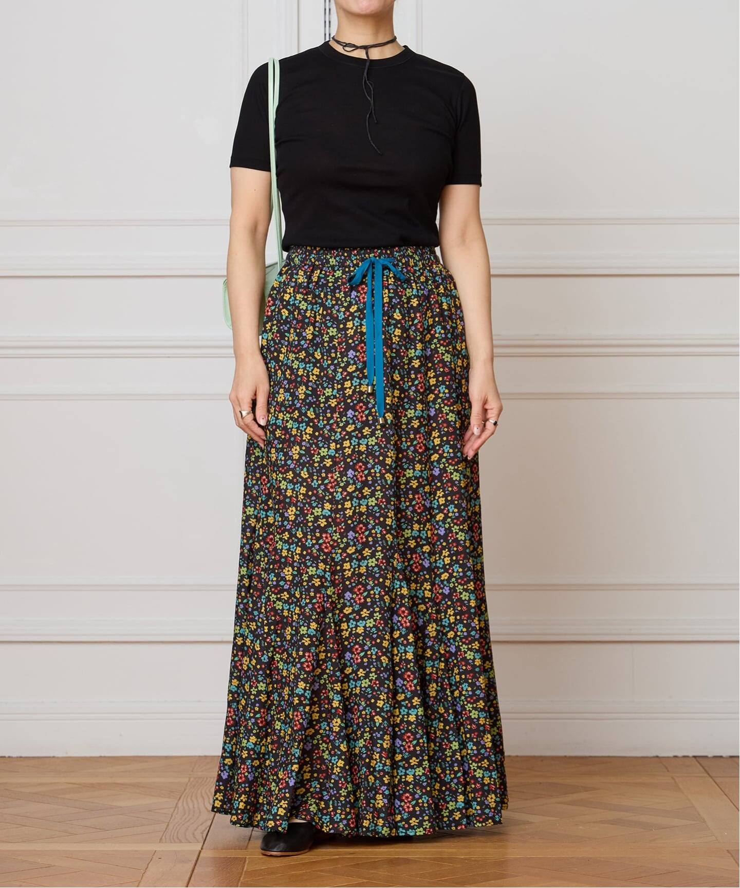 【IENA LA BOUCLE】フラワープリントラップスカート　総柄 IENA（イエナ）の「IENA LA BOUCLE フラワープリント ラップスカート