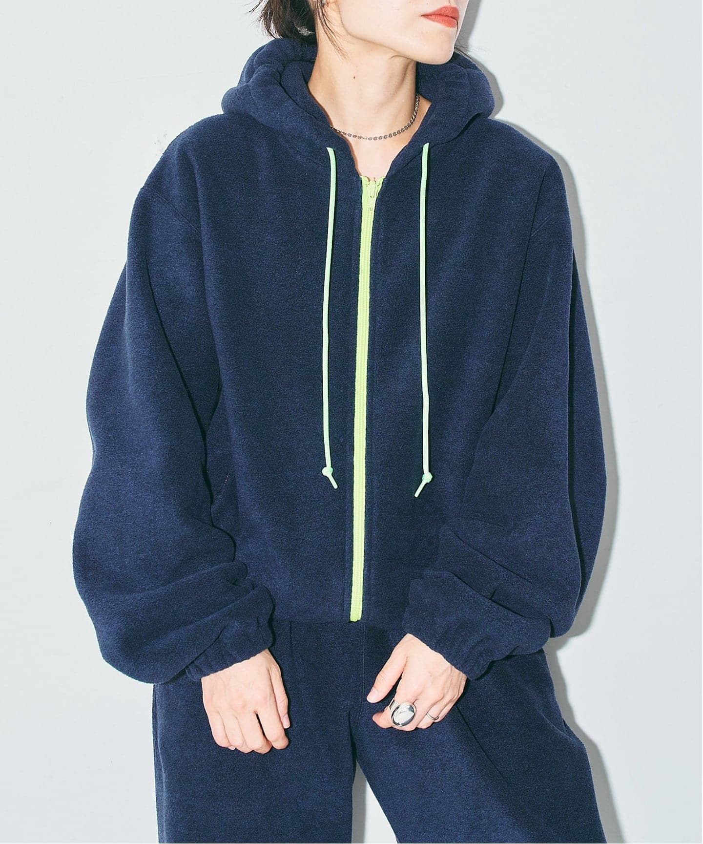 予約》FLEECE ZIP HOODIE：フリースパーカー（Tシャツ／カットソー