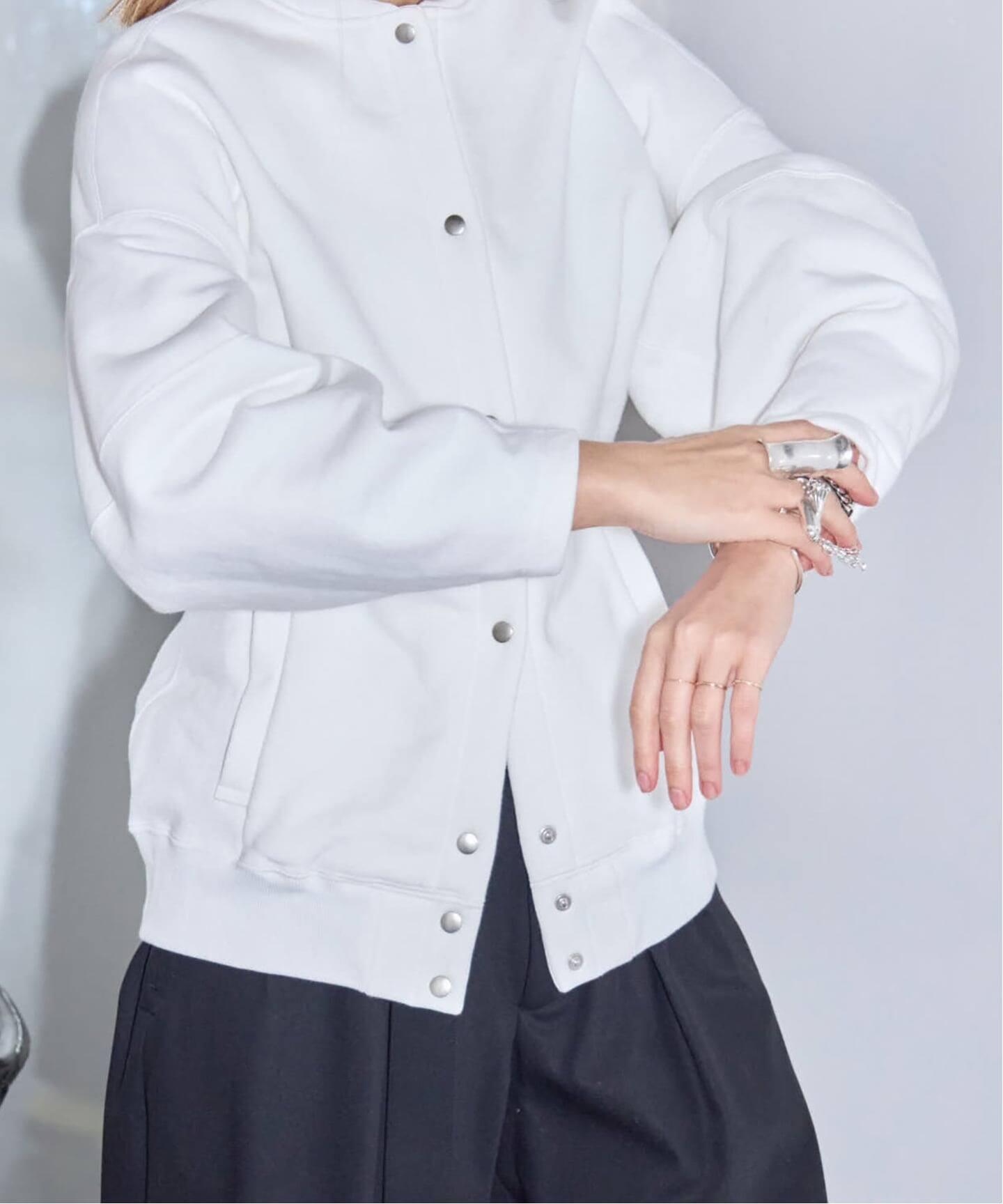 SEEALL 別注 ERGONOMIC SNAP CARDIGAN [WHITE]：スウェット