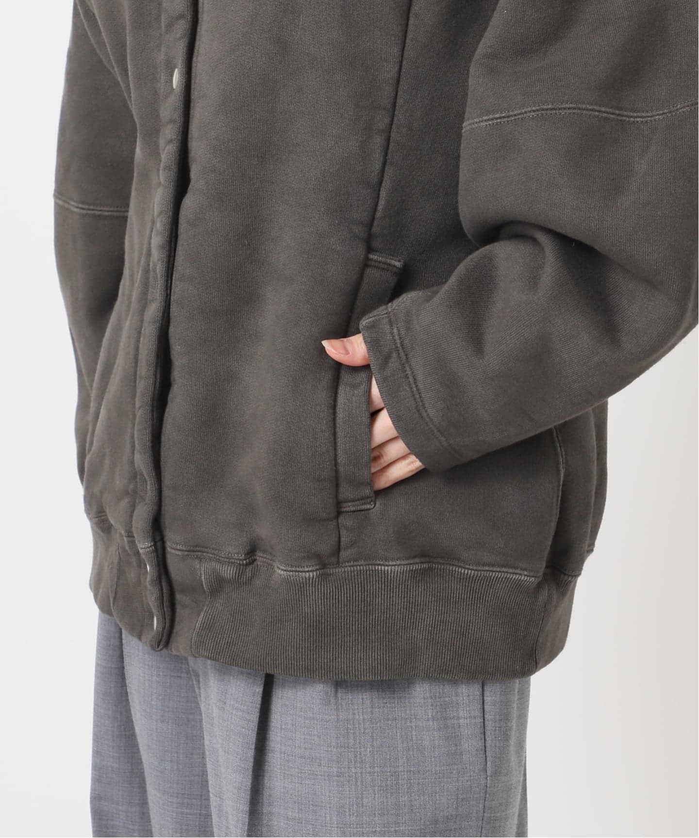 SEEALL 別注 ERGONOMIC SNAP CARDIGAN [BLACK]：スウェット
