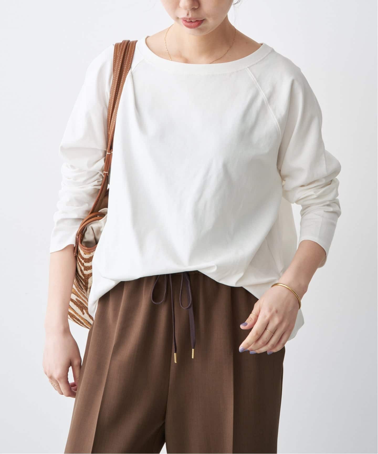 新色有り / 追加予約》ボートネックバックタックプルオーバー（Tシャツ