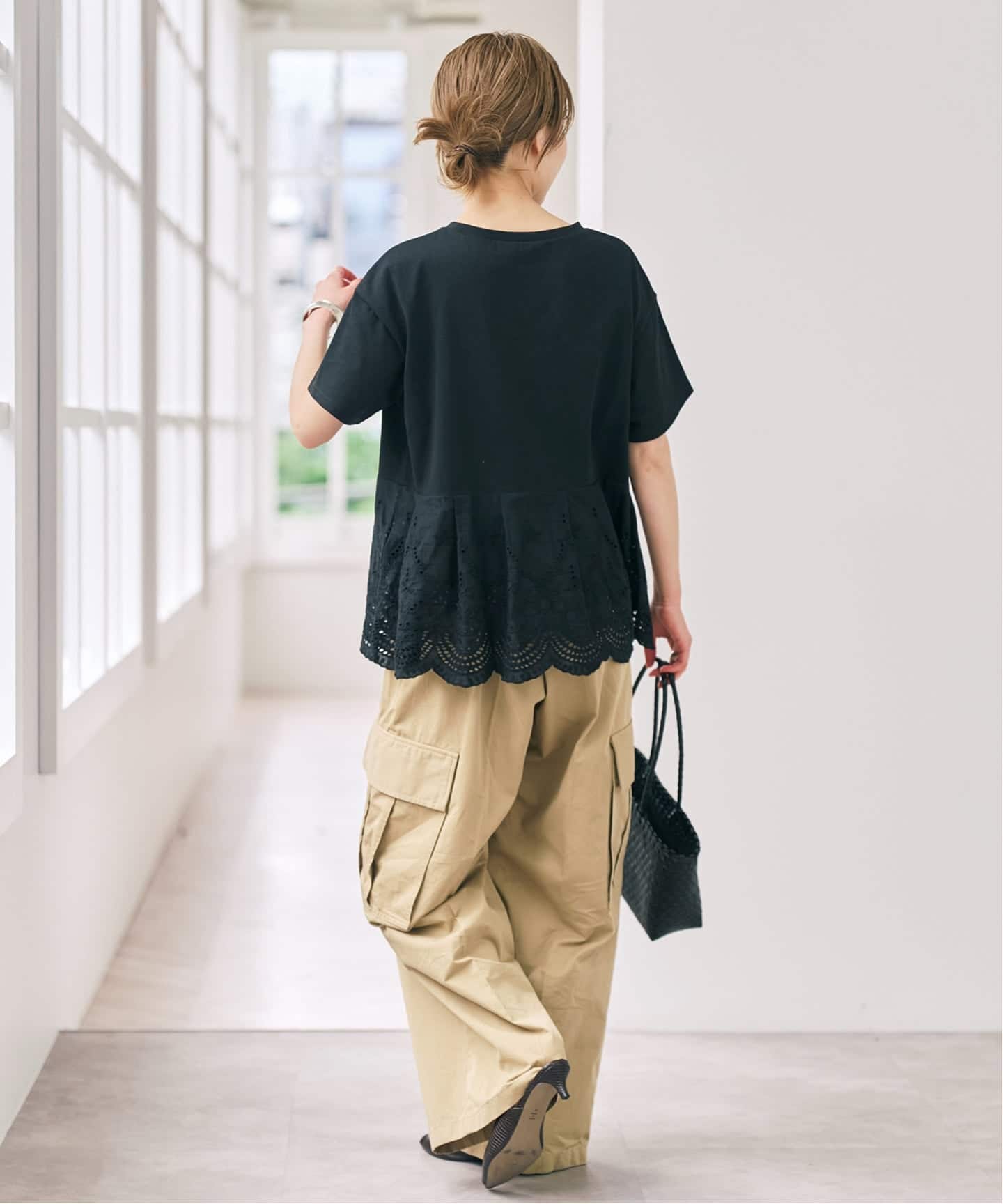WEB限定 / 追加》カットワークレースペプラムTシャツ（Tシャツ