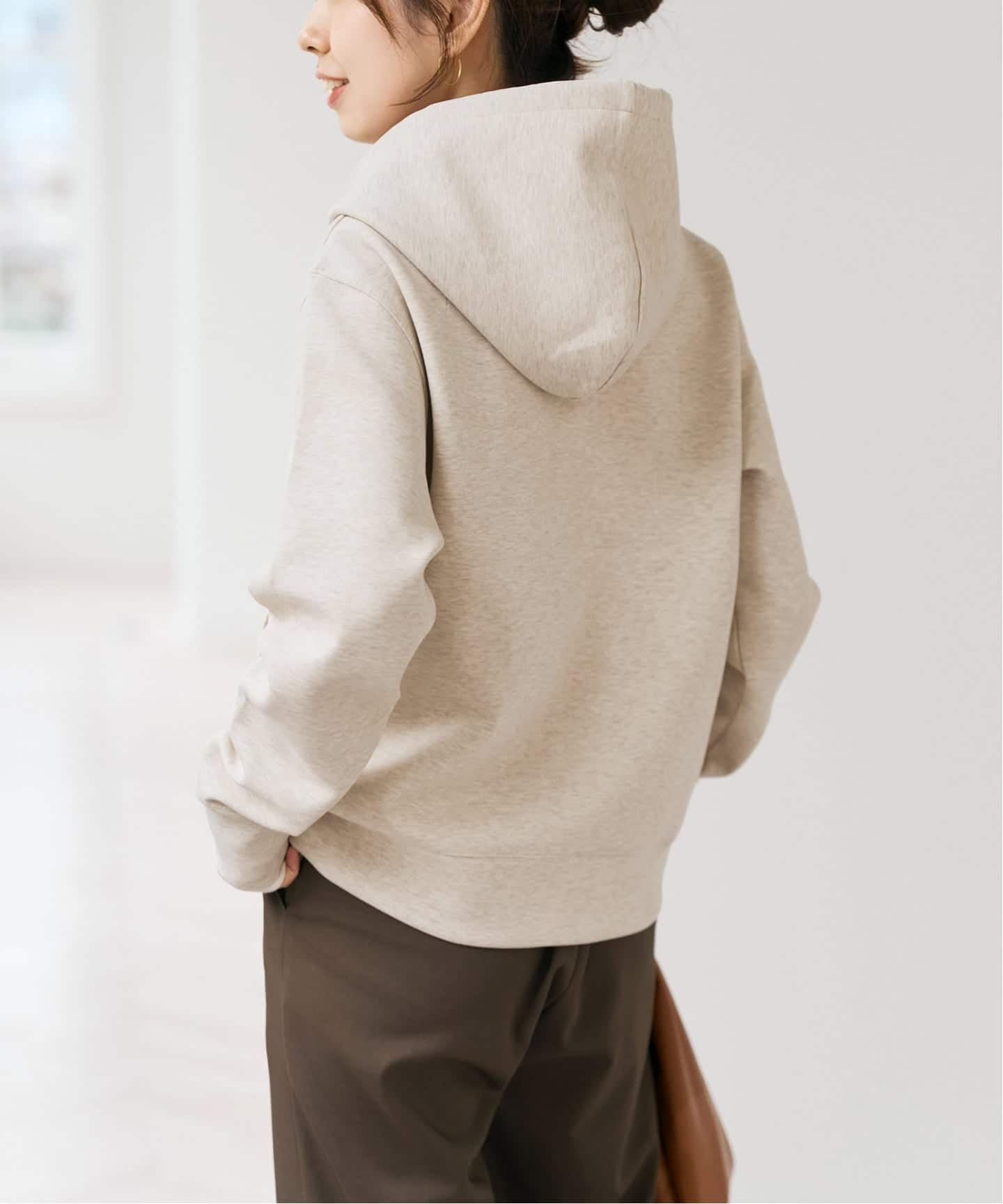 【Spick&Span】ストレッチジップパーカー　ベージュ 新色有り / 追加》ストレッチジップフードパーカー（パーカー）｜Spick