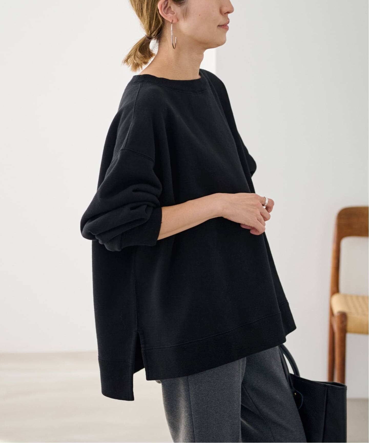 新品　FRAMeWORK ボートネックワイドスウェット FRAMeWORK（フレームワーク）の「ボートネックワイドスウェット