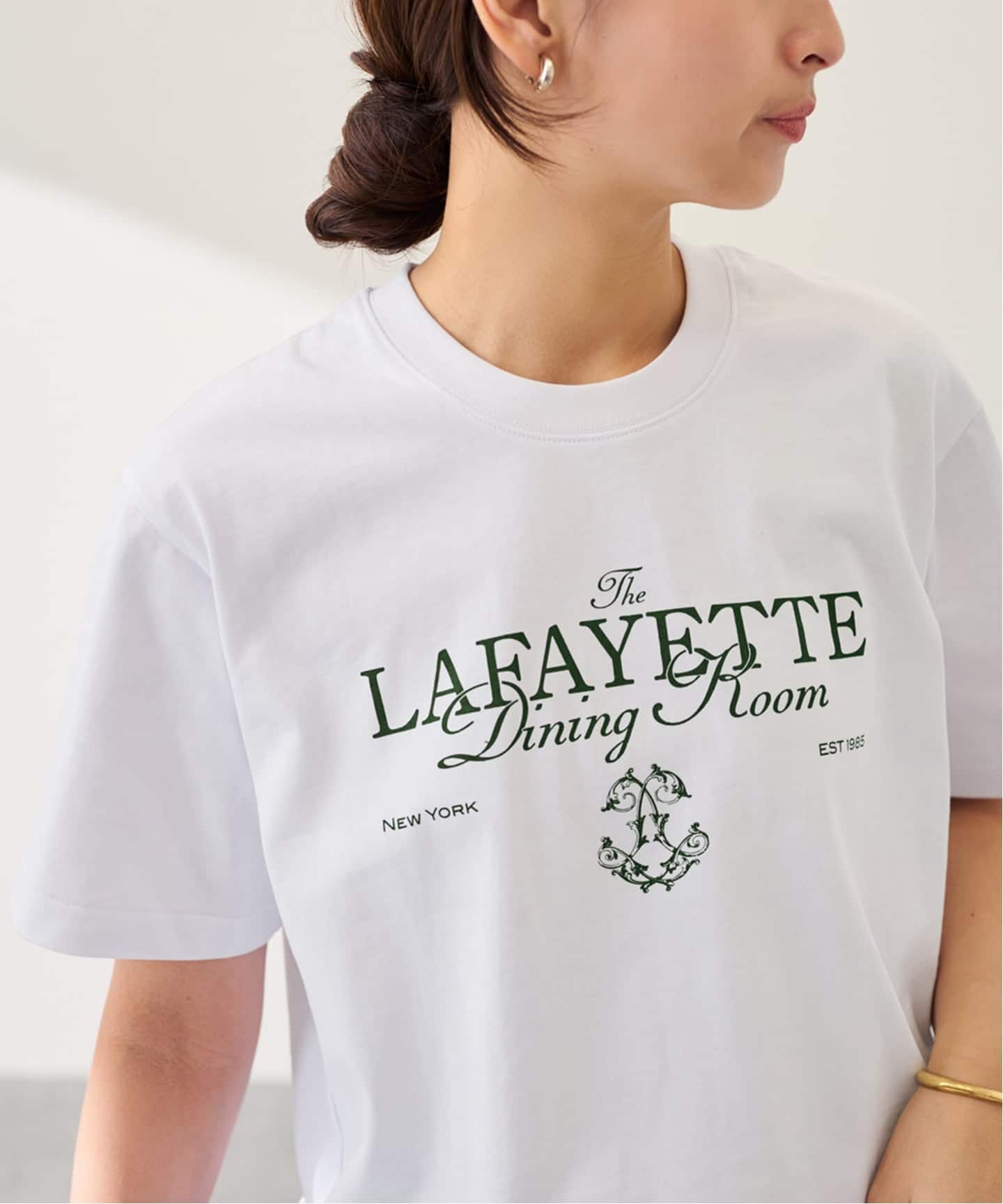 FRAMeWORKオリジナルのロゴプリントTシャツ GIFT SHOP 別注LOGO PRINT T（Tシャツ／カットソー）｜FRAMeWORK