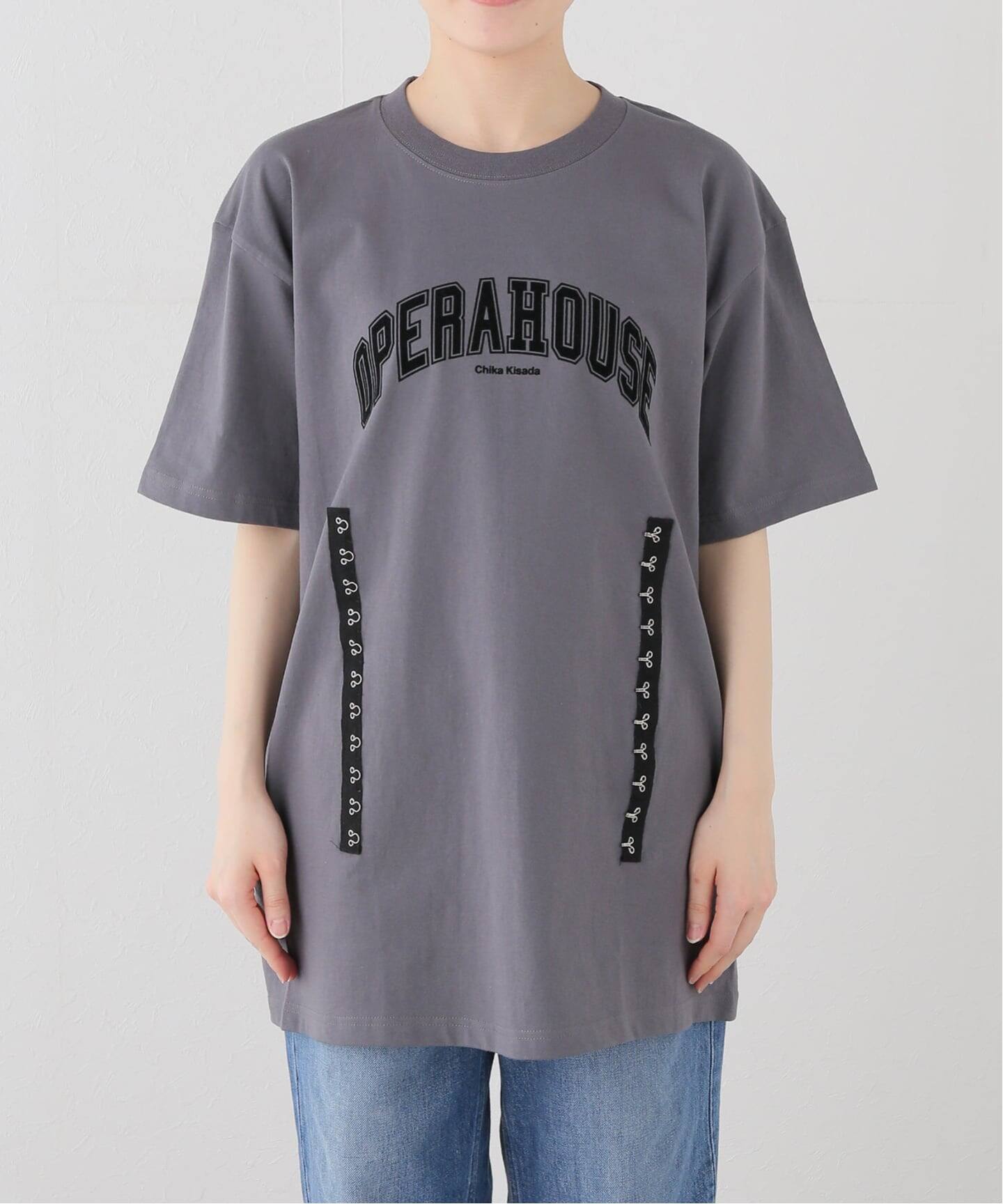CHIKA KISADA / チカ キサダ HOOKED PRINT TEE（Tシャツ／カットソー