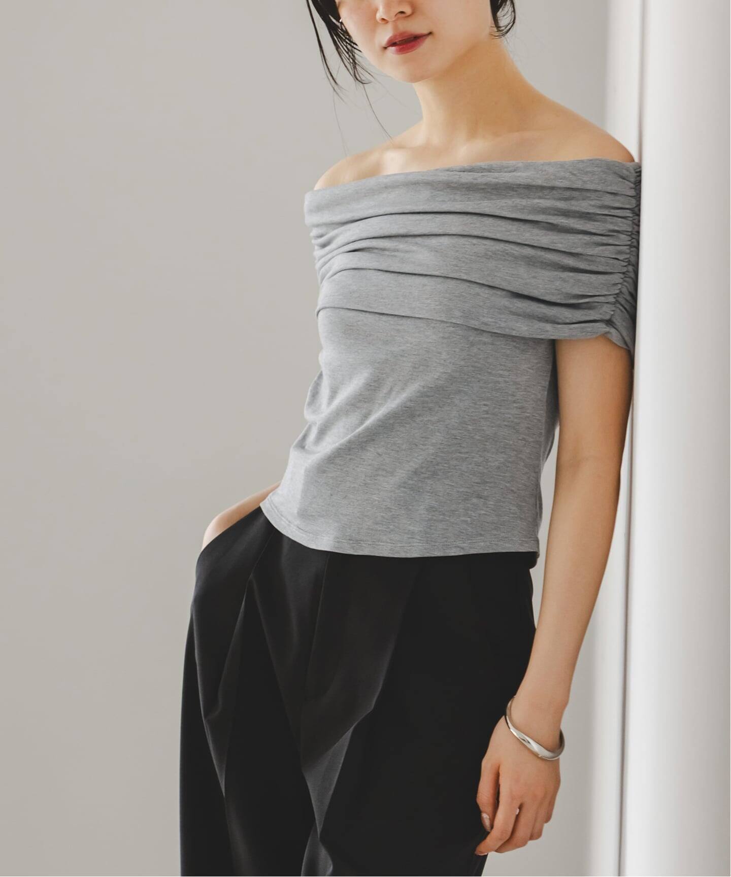 determ オフショルトップス　デターム determ/デターム Collagen Gathered Off- Shoulder（Tシャツ