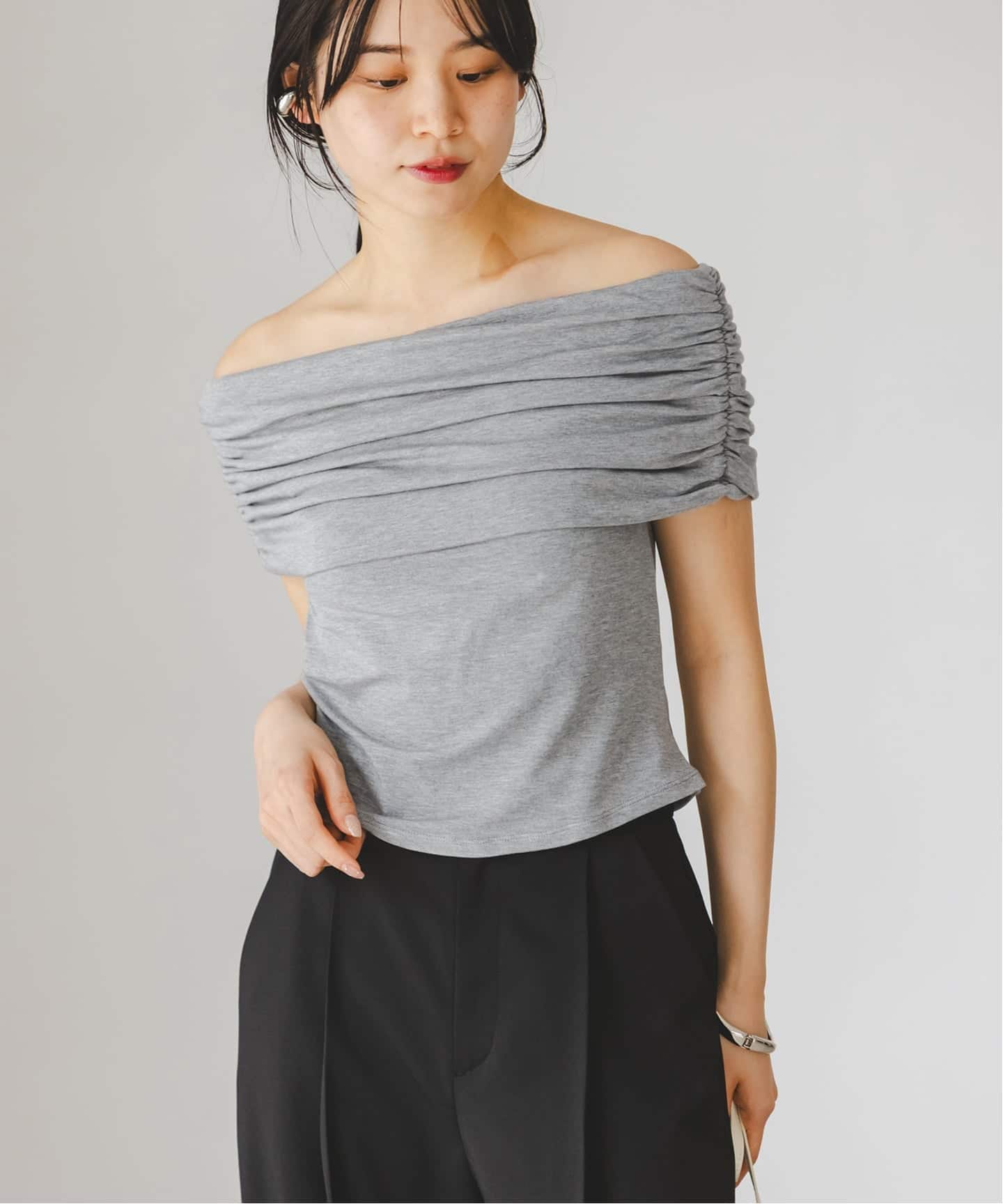 determ/デターム Collagen Gathered Off- Shoulder（Tシャツ