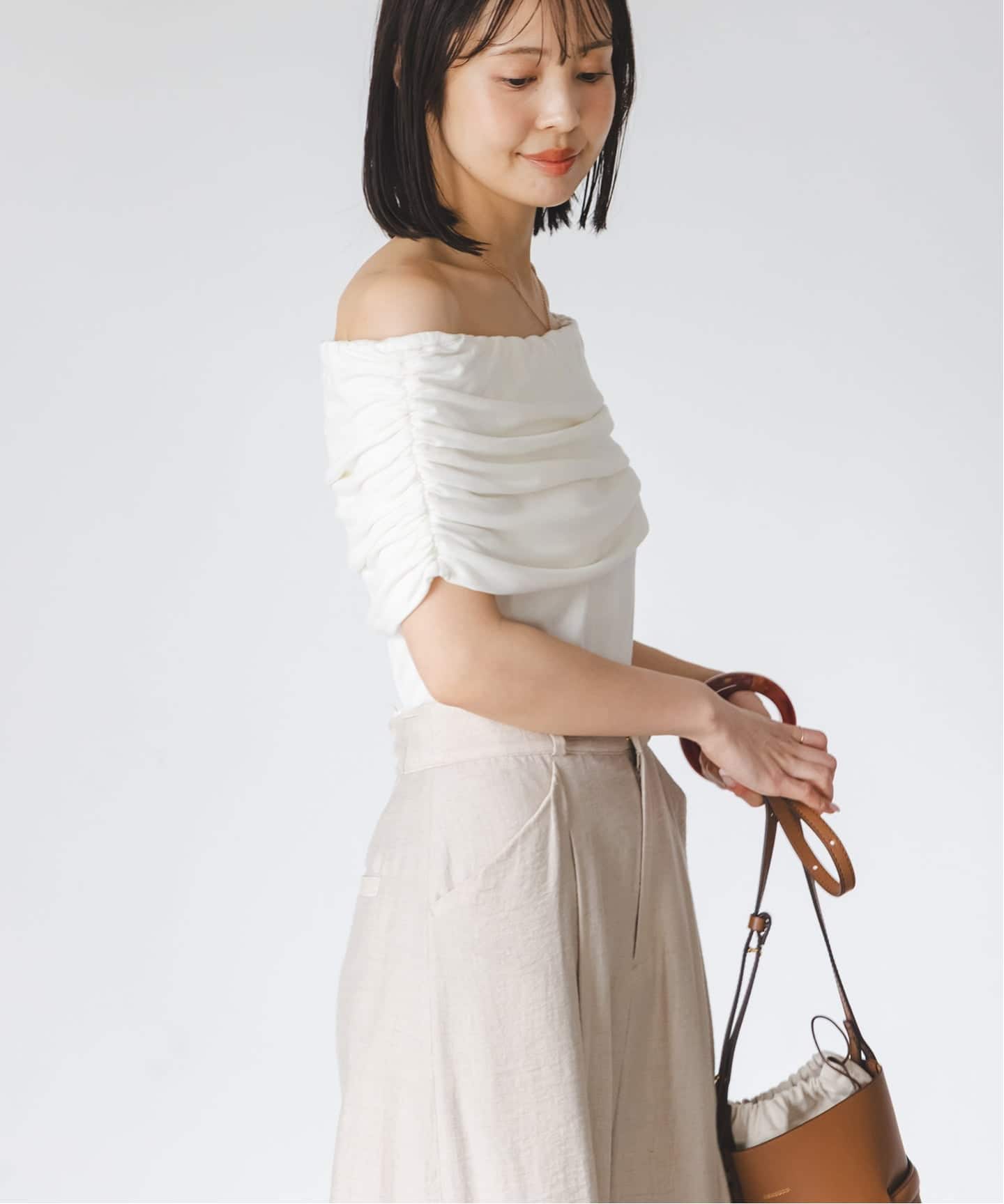 determ/デターム Collagen Gathered Off- Shoulder（Tシャツ