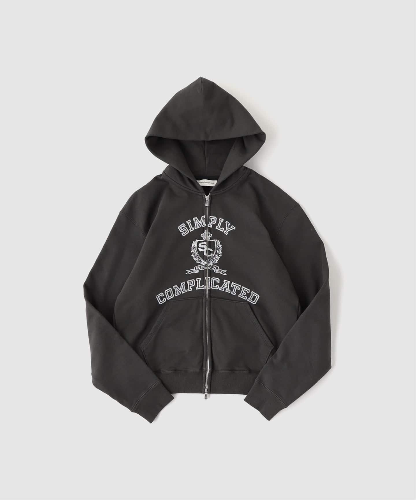 SimplyComplicated/シンプリーコンプリケイテッド COLLEGE ZIP HOODIE