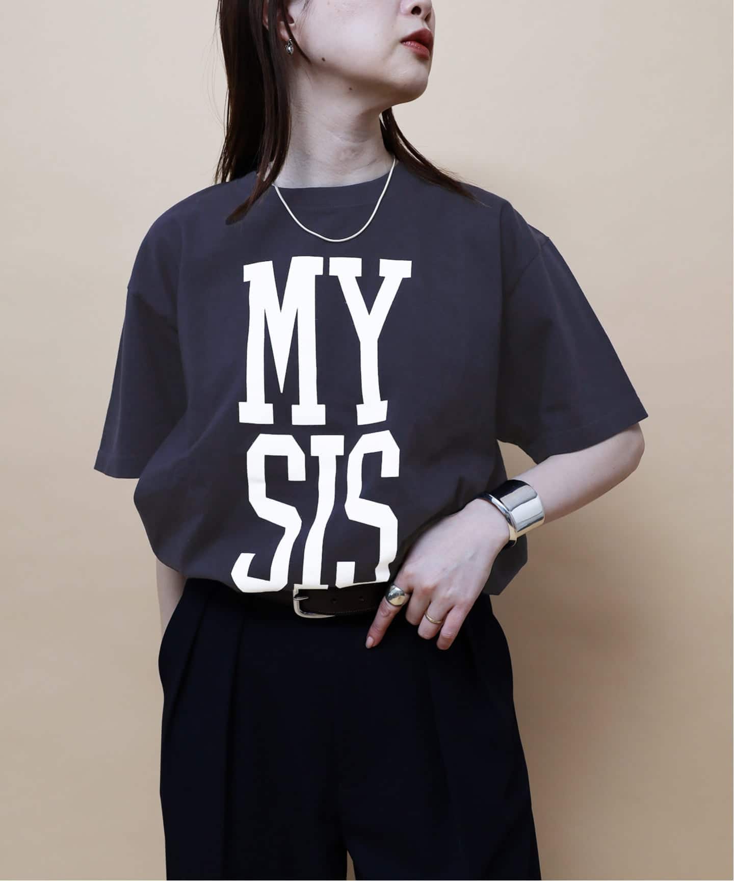 丸の内店＆WEB限定》【MYSIS】Tシャツ（Tシャツ／カットソー