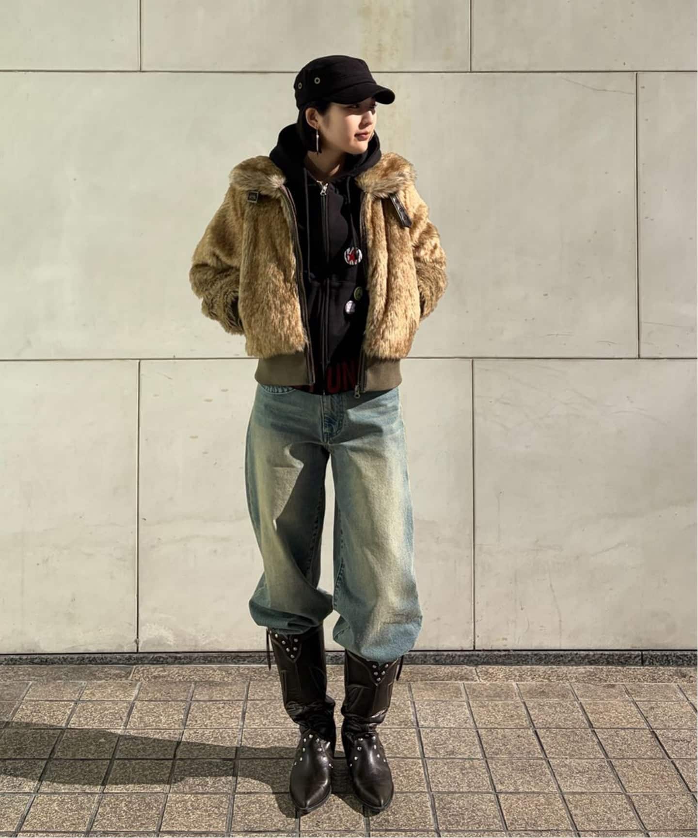 フーディーwith バッジ（パーカー）｜Oriens JOURNAL STANDARD