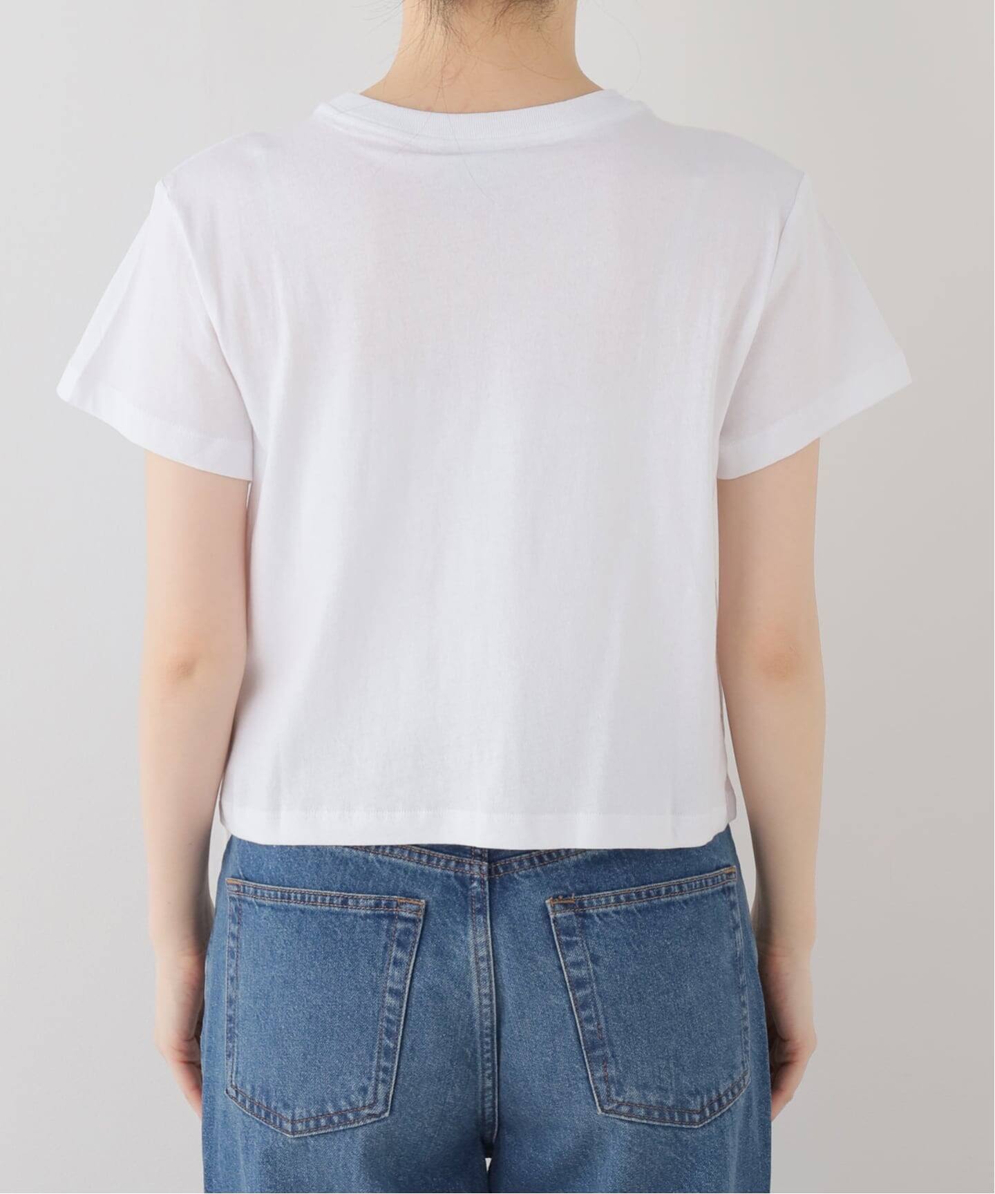 Ashley Williams】 WHITE CROPPED T-SHIRT（Tシャツ／カットソー