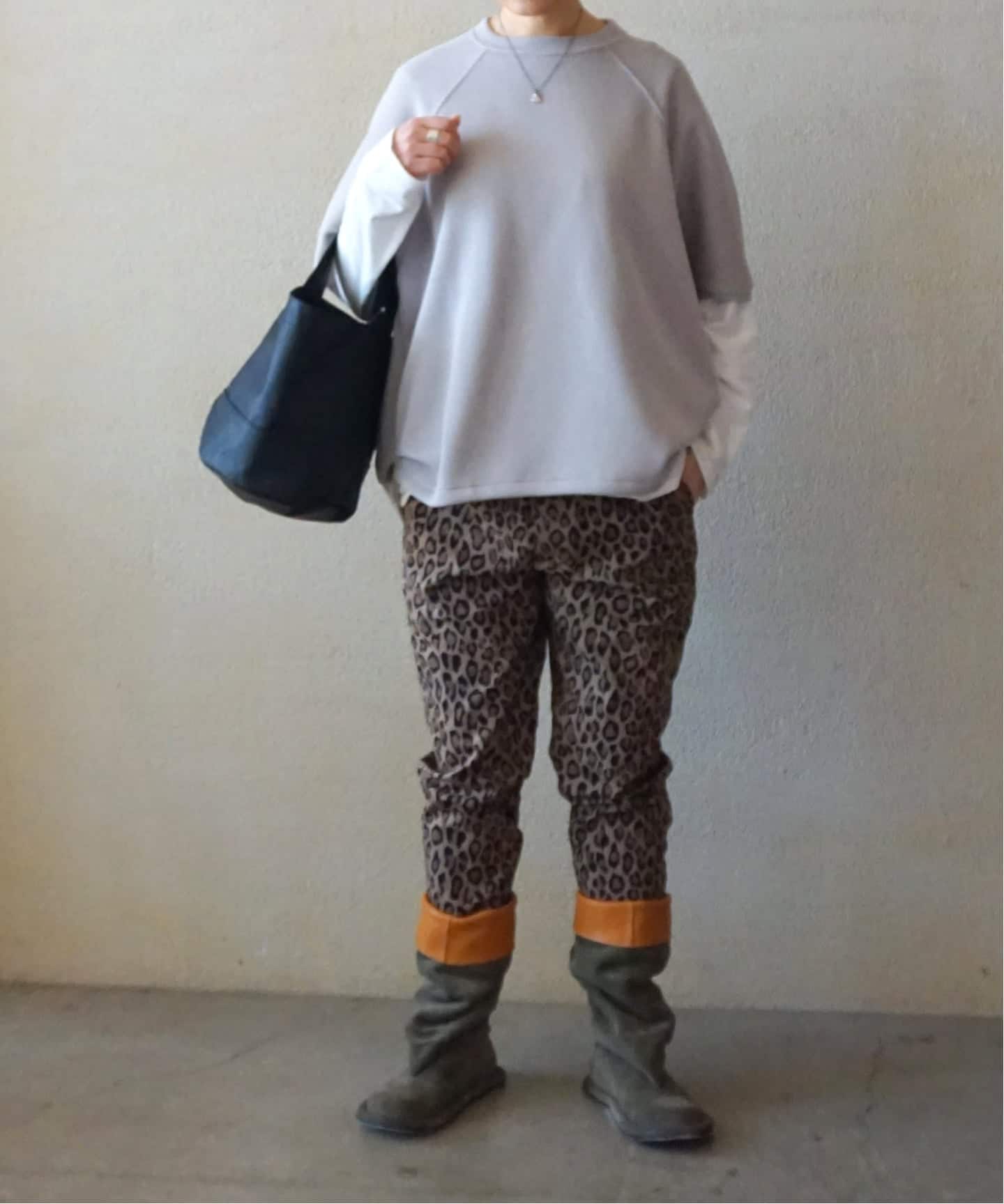 予約》【COGTHEBIGSMOKE】 HELLEN PENTAGON TOP（Tシャツ／カットソー