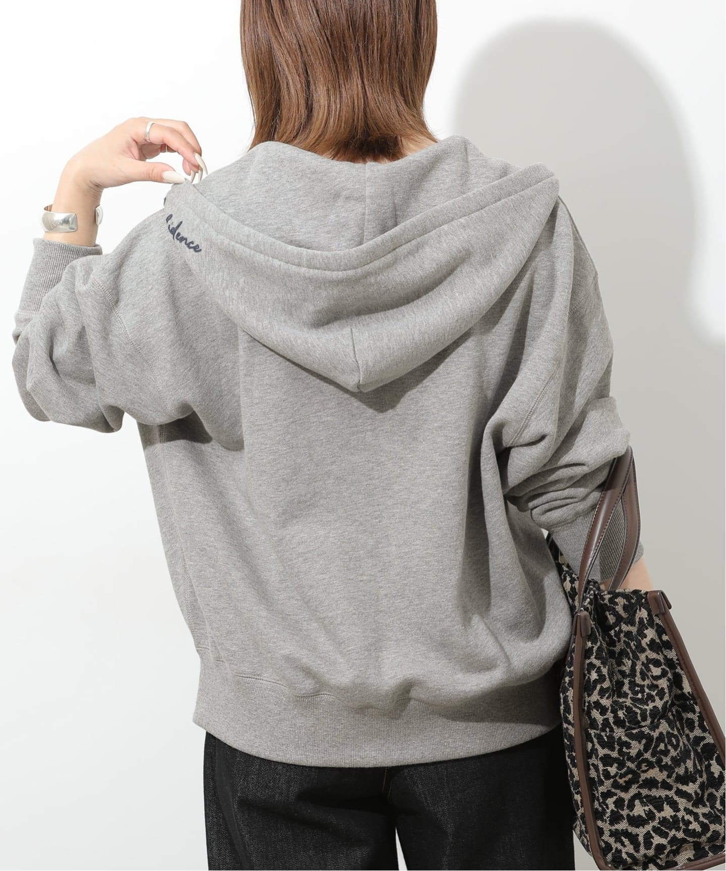予約》刺繍ロゴフーディー（パーカー）｜JOURNAL STANDARD relume