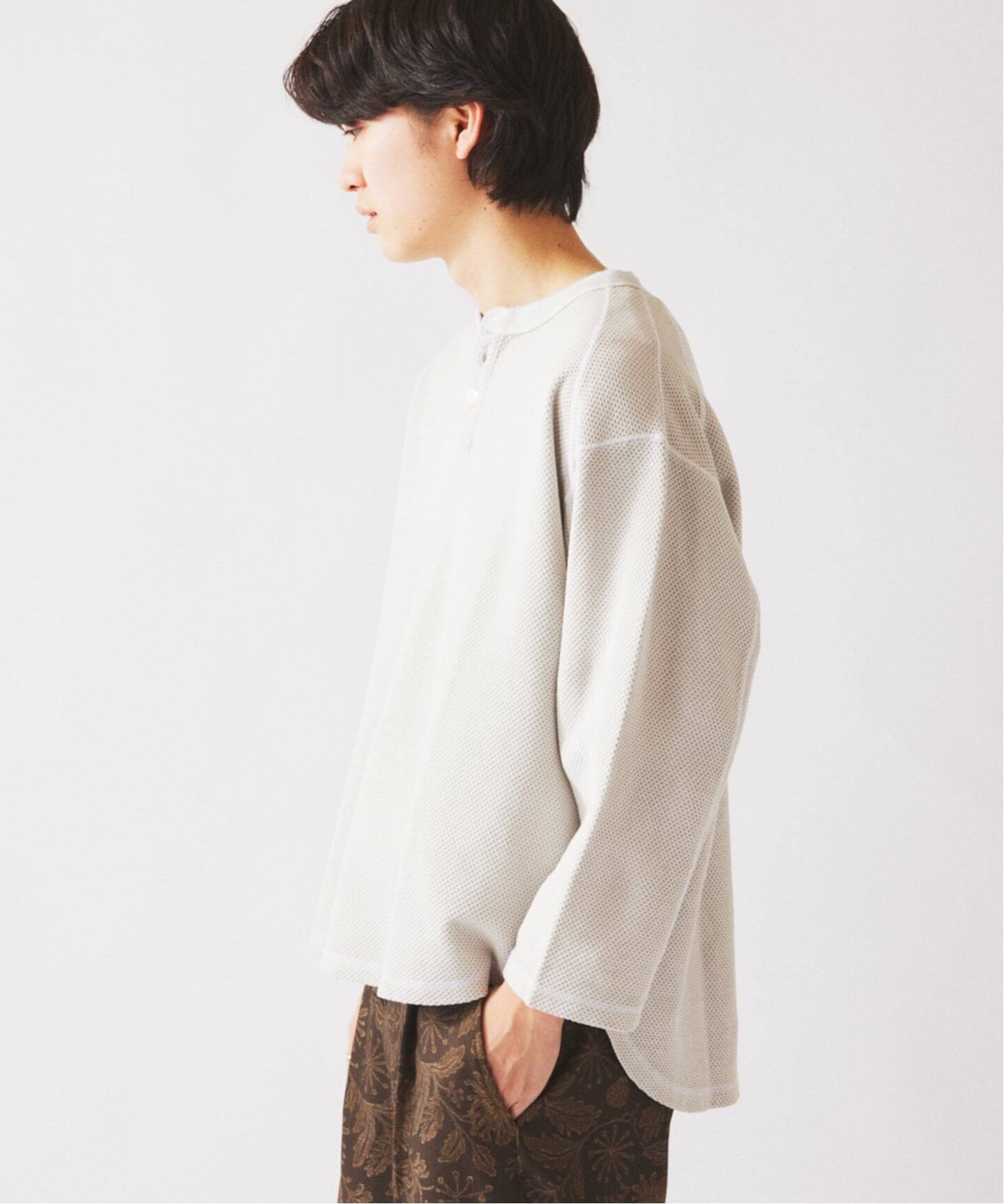 クリーム色 ヘンリーネック 七分袖カットソー 製品染め バックピケ ヘンリーネック 7分袖 Tシャツ（Tシャツ