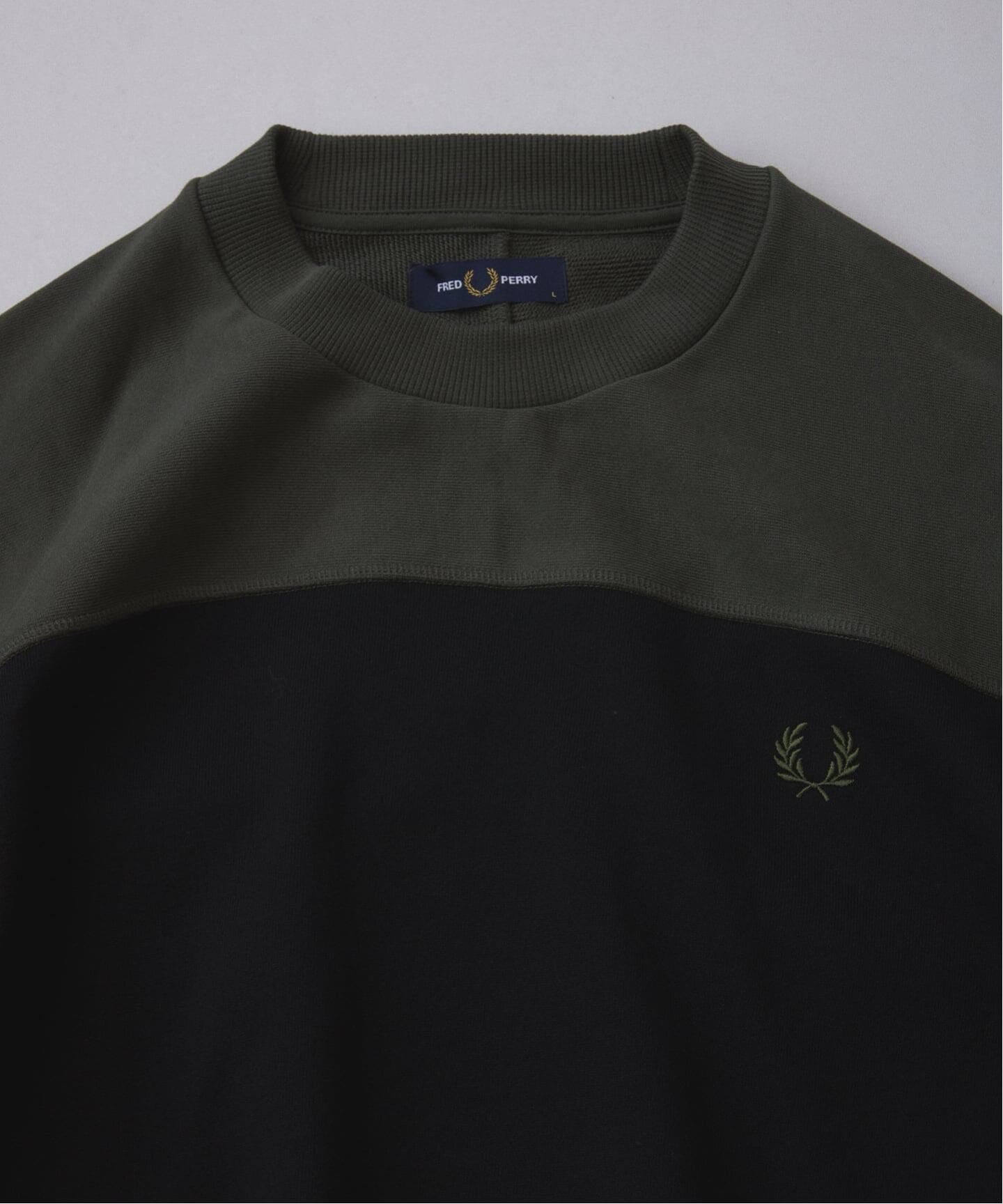国内限定カラー》FRED PERRY / フレッドペリー カラーブロック 