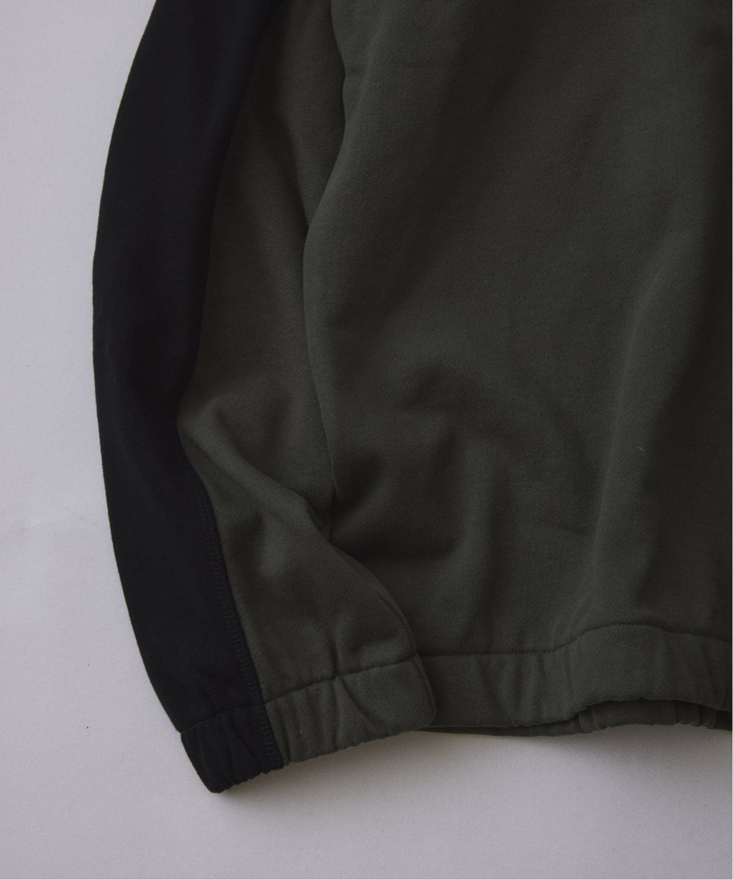 国内限定カラー》FRED PERRY/フレッドペリー カラーブロック ハーフ