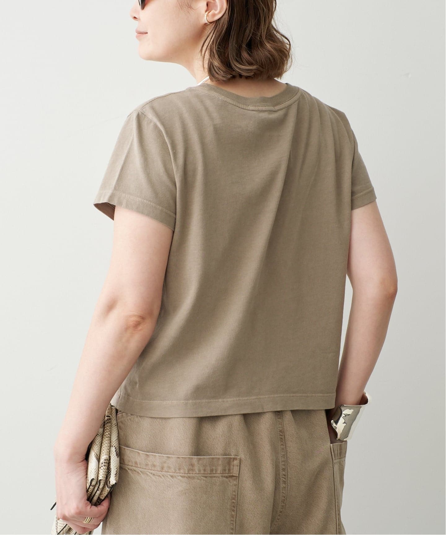 AGOLDE / エーゴールドイー】ADINE SHRUNKEN TEE（Tシャツ／カットソー