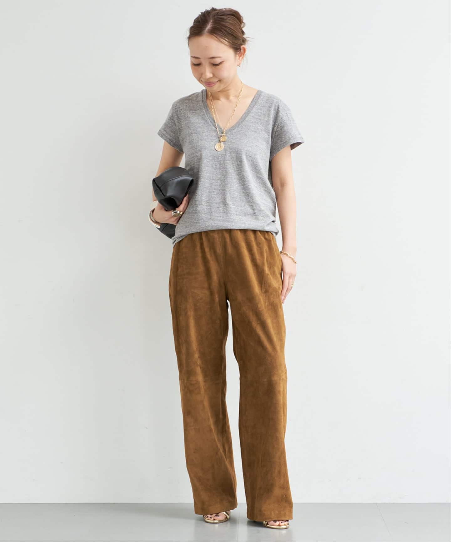新品 ドゥーズィエムクラス キャラクス JUST BETWEEN US Tシャツ CALUX/キャラクス】 Vネック Tシャツ（Tシャツ／カットソー