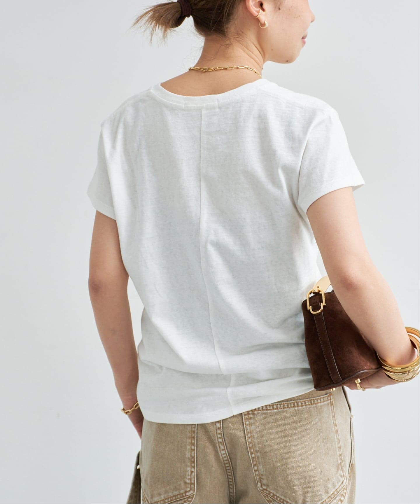 新品 ドゥーズィエムクラス キャラクス JUST BETWEEN US Tシャツ CALUX/キャラクス】 Vネック Tシャツ（Tシャツ／カットソー