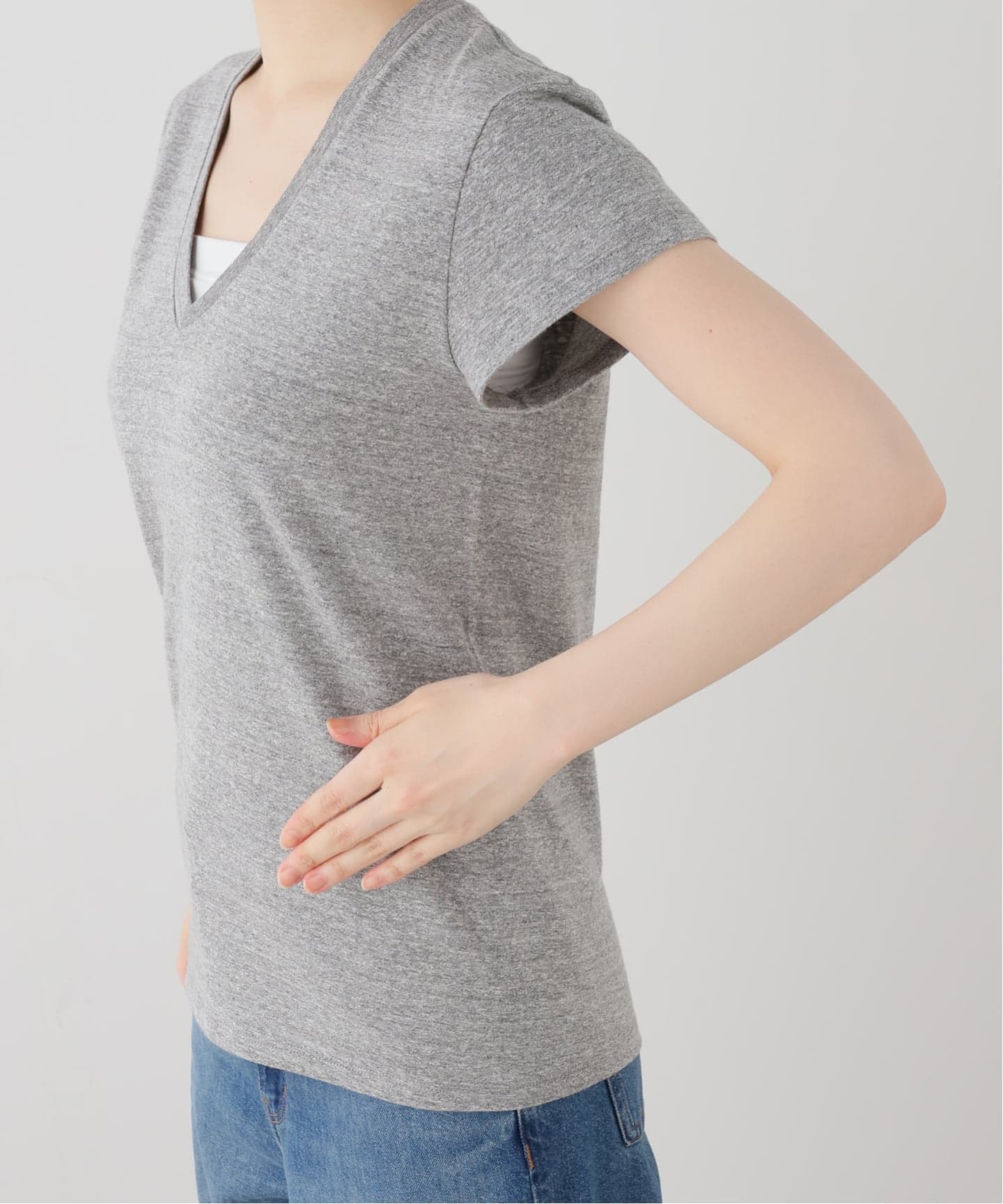 CALUX/キャラクス】 Vネック Tシャツ（Tシャツ／カットソー