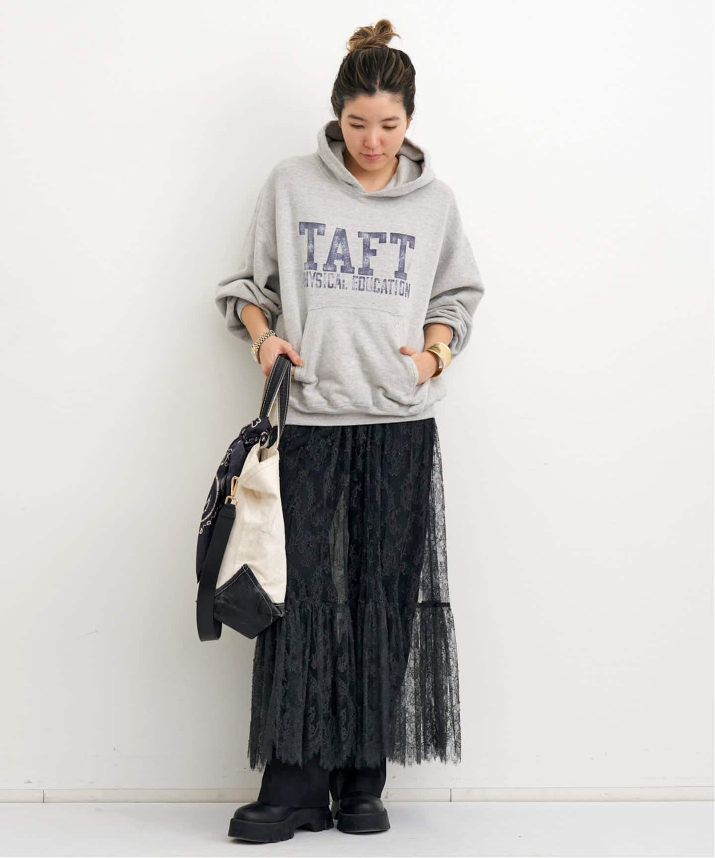 予約》【REMI RELIEF/レミ レリーフ】 TAFT HOODIE（パーカー）｜L