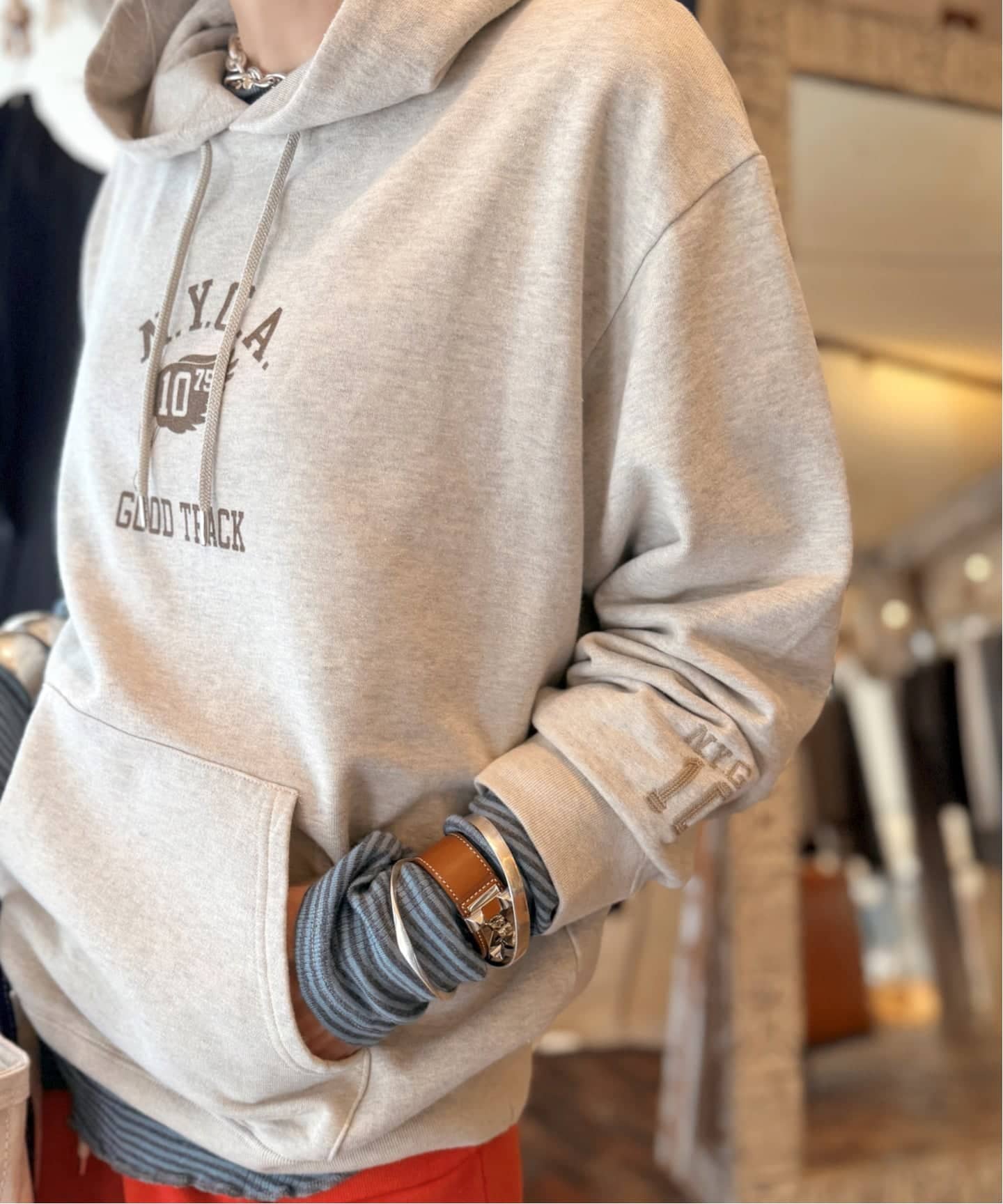 予約》【GOOD GRIEF!/グッド グリーフ】 NYGA EMB HOODIE（パーカー