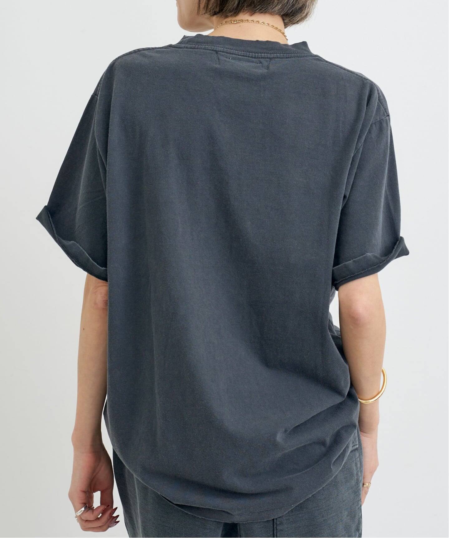 アパルトモン　REMI RELIEF　ILLINOIS T SHIRT　ブラック REMI RELIEF/レミ レリーフ】 ILLINOIS T SHIRT（Tシャツ／カットソー