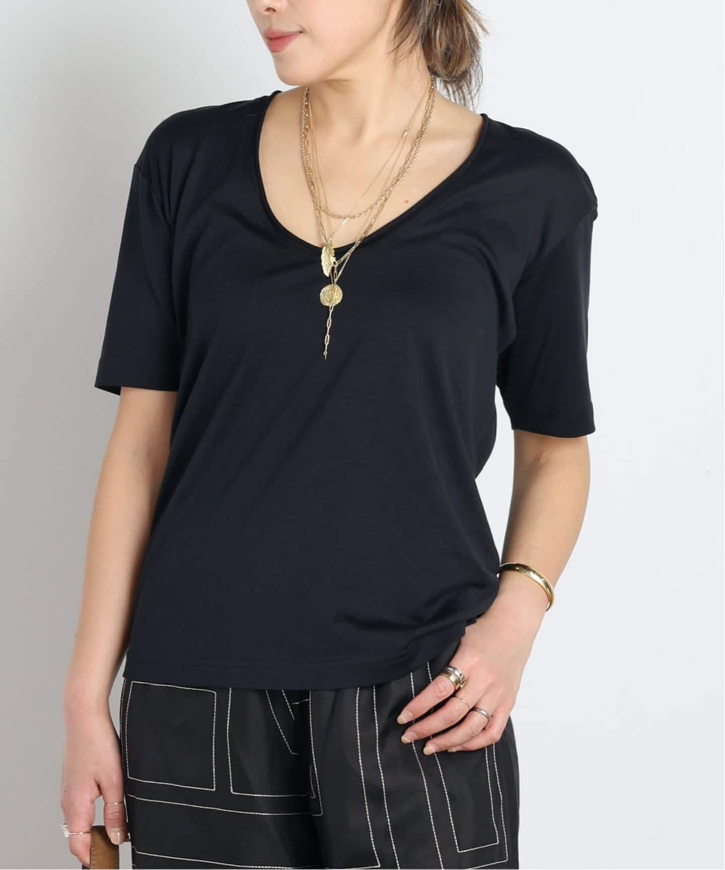 TOTEME - ❇️Toteme正規24新作トーテムコットンシルクTシャツ TOTEME/トーテム】Cotton silk tee(BLACK)（Tシャツ／カットソー）｜AP