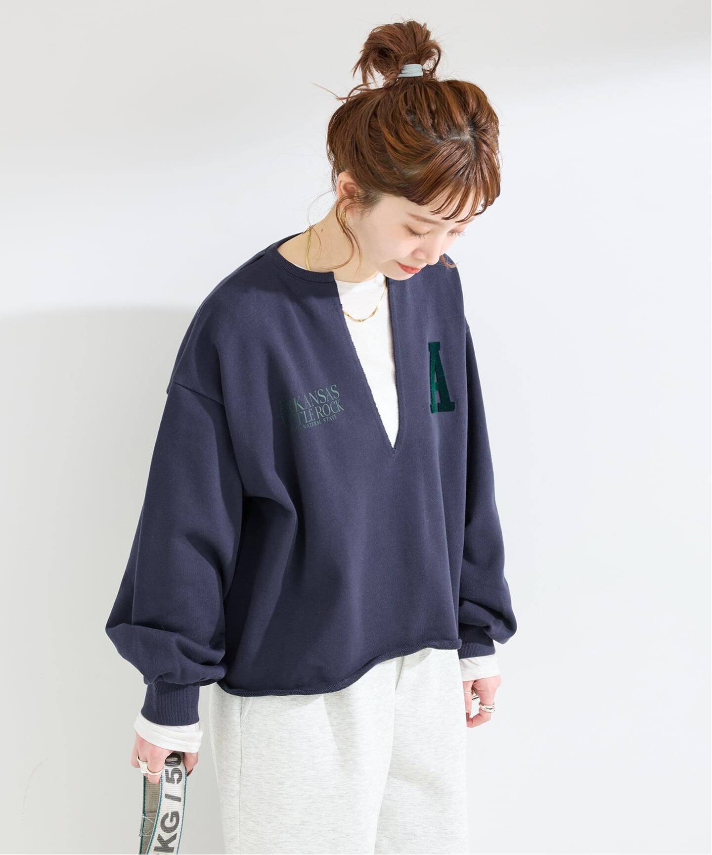 手洗い可 / Vネックロゴスウェット（スウェット）｜B.C STOCK（ベー