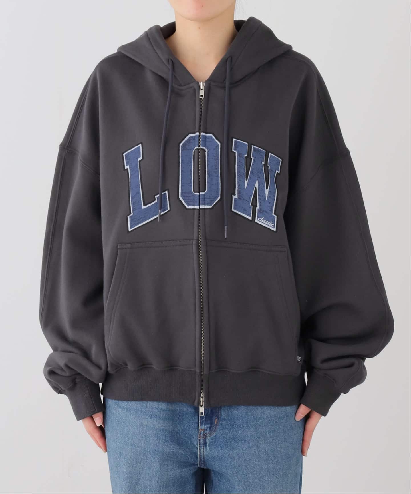 WEB＋一部店舗限定】LOW CLASSIC Lc LOW SOFT SWEAT ZIP-UP HOODIE（T
