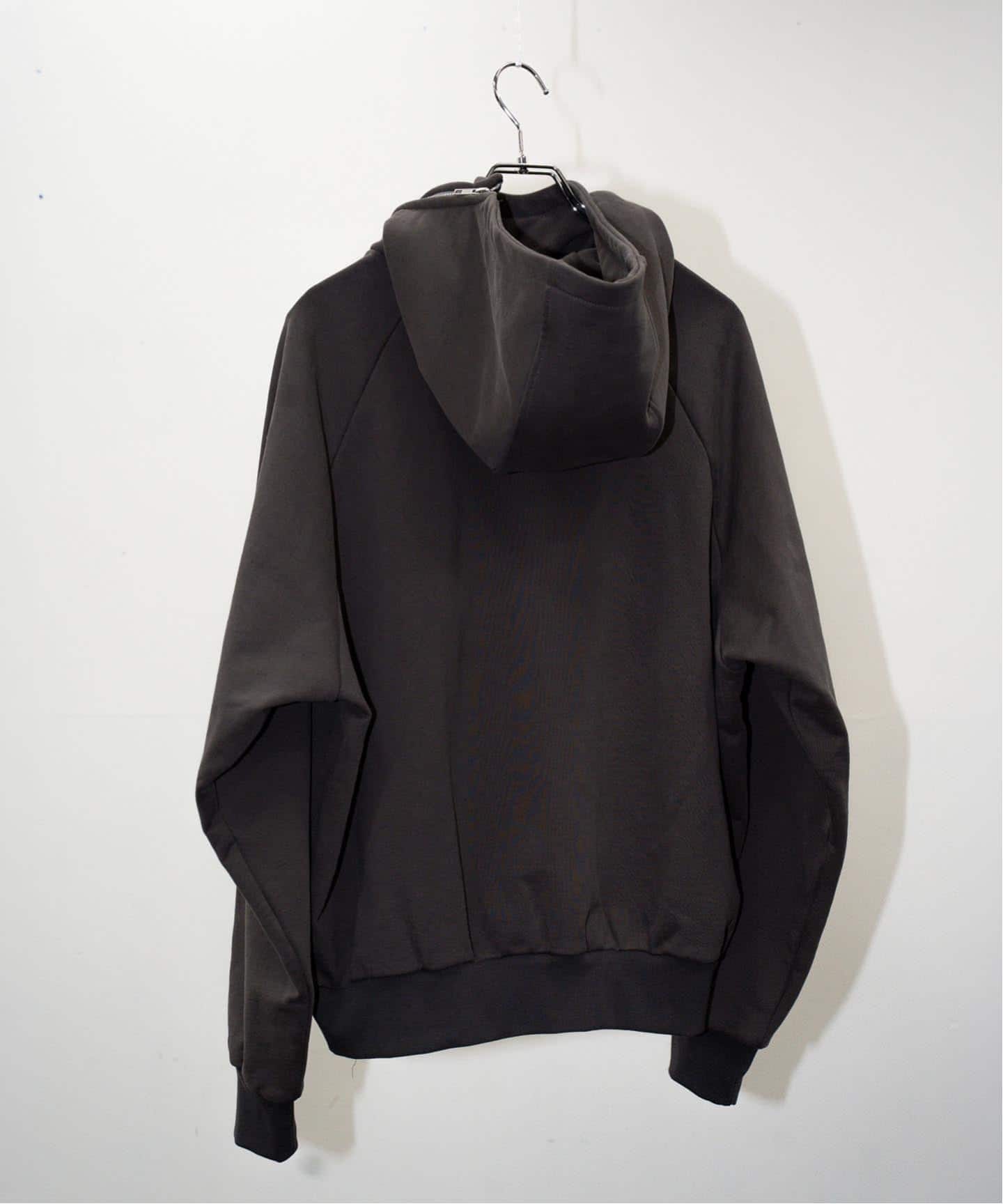 GOAT ESSENCE / ゴートエッセンス CURVED-ZIP HOODIE（パーカー