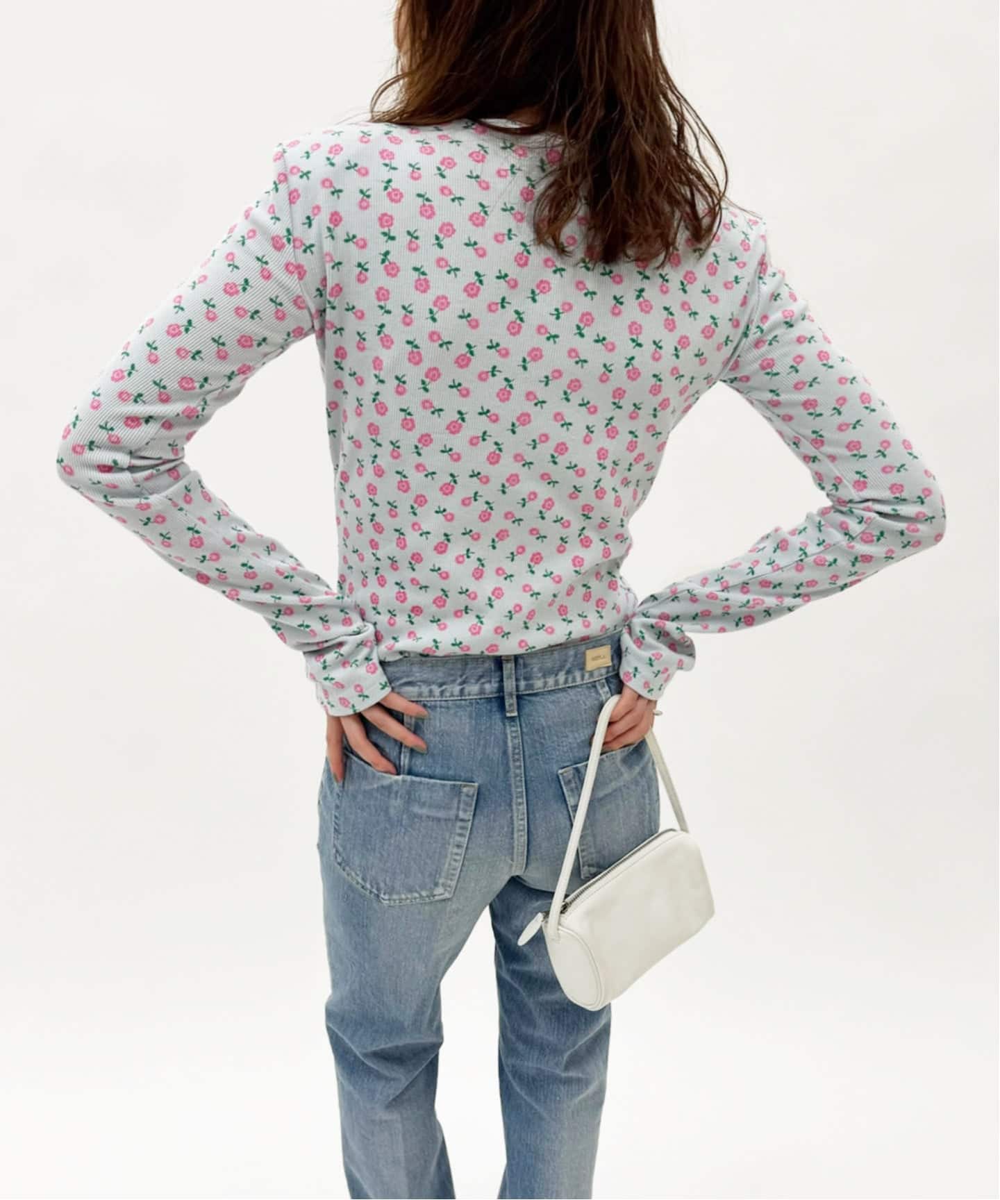 holiday flower カットソー　ブルー HOLIDAY（ホリデイ）の「FLOWER BORDER TOPS フラワーボーダートップス