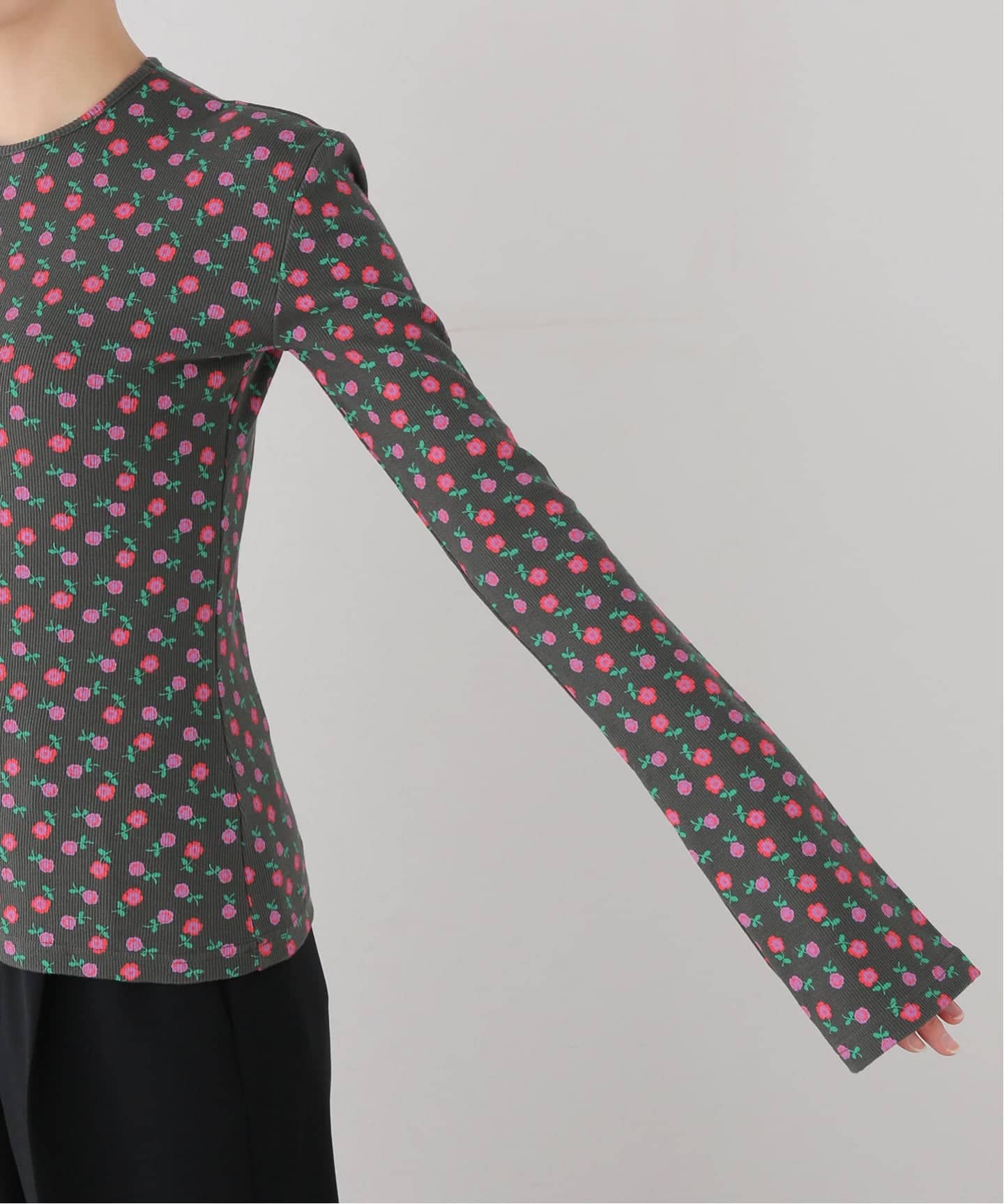 新品タグ付き　HOLIDAY SUPER RIB TOP FLOWER ブルー HOLIDAY/ホリデイ】SUPER RIB TOP FLOWER（Tシャツ／カットソー