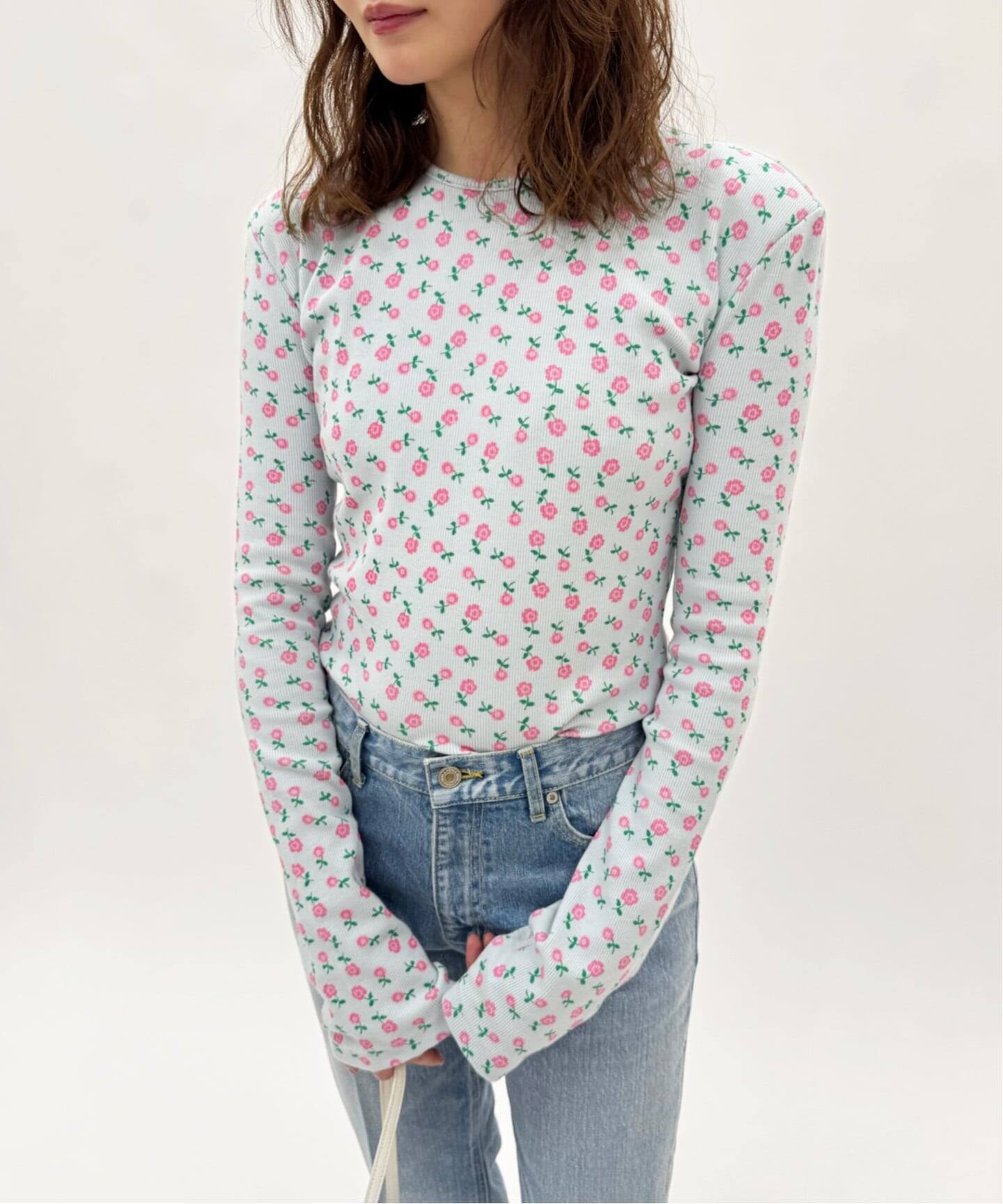 新品タグ付き　HOLIDAY SUPER RIB TOP FLOWER ブルー HOLIDAY/ホリデイ】SUPER RIB TOP FLOWER（Tシャツ／カットソー