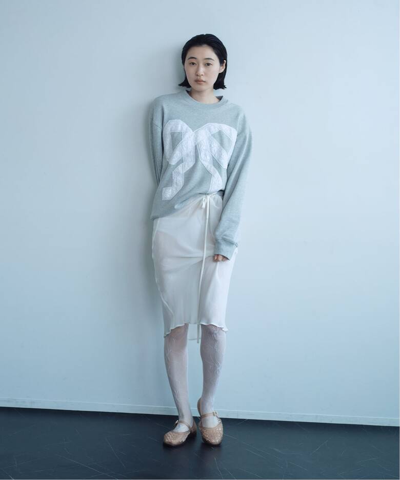 予約》【Yuhan Wang for LULU】lace bow sweatshirt（スウェット 