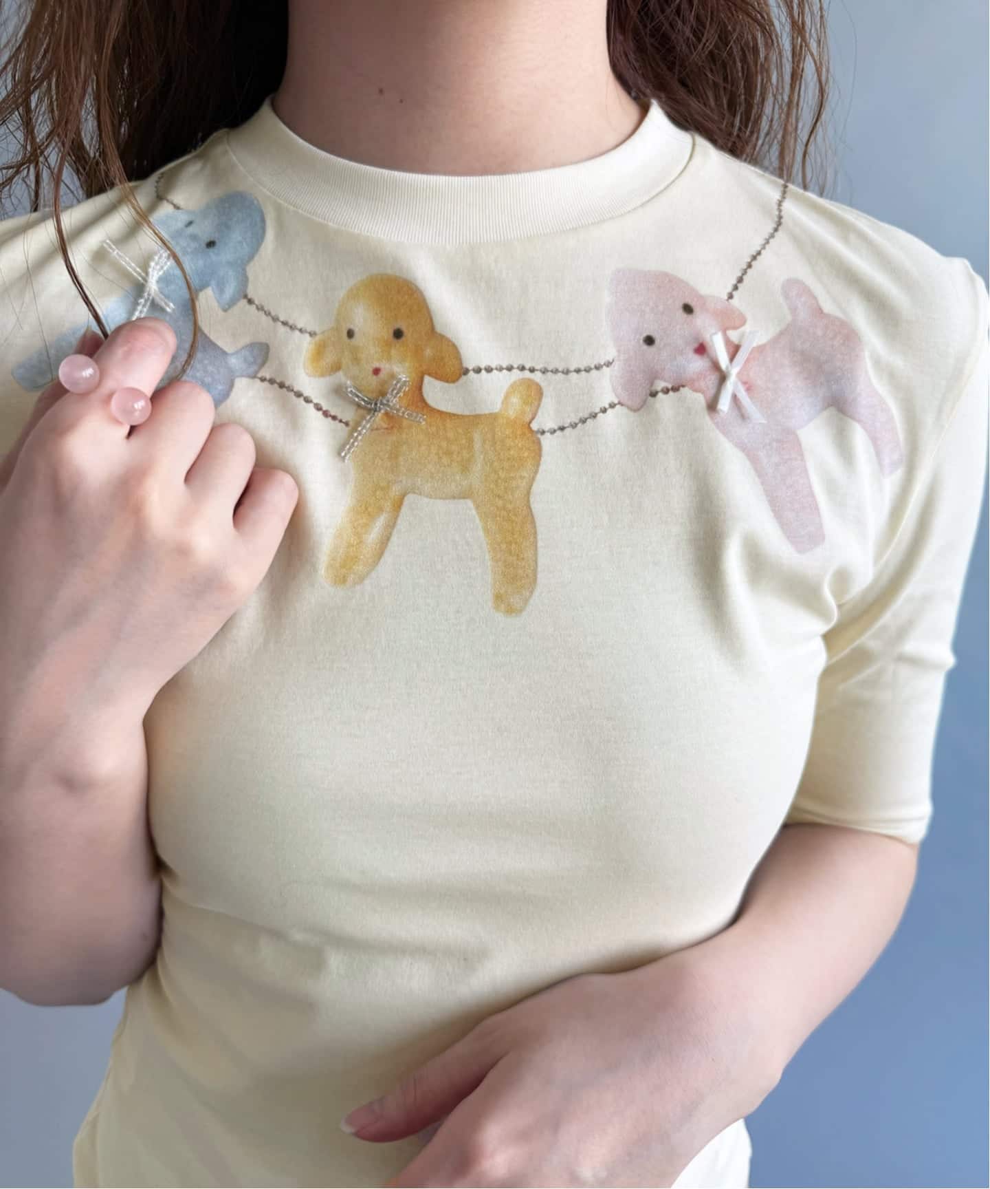 YUHAN WANG/ユハン・ワン】lambie bow necklace print top（Tシャツ