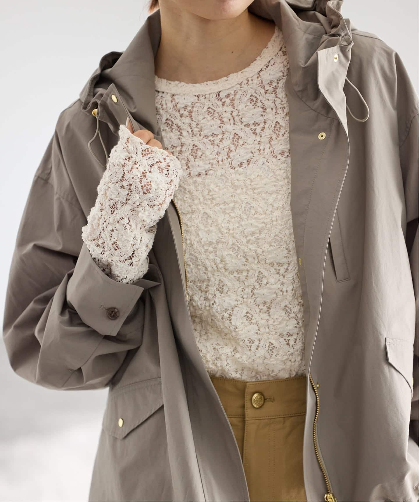 一部カラーWEB限定/追加3予約》Flowerストレッチレースプルオーバー（T