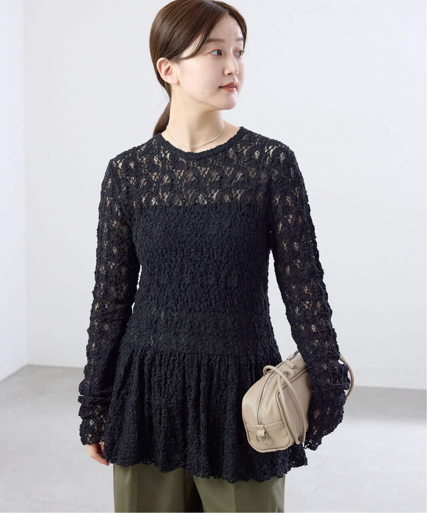 WEB限定/追加予約》Flowerストレッチレース ペプラムプルオーバー（T