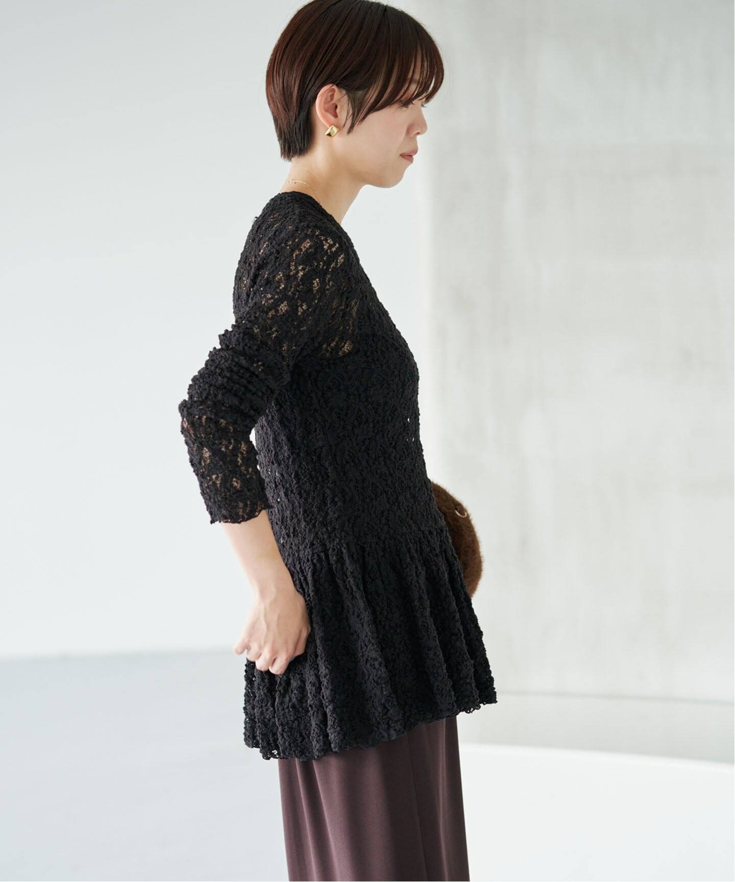 WEB限定/追加予約》Flowerストレッチレース ペプラムプルオーバー（T