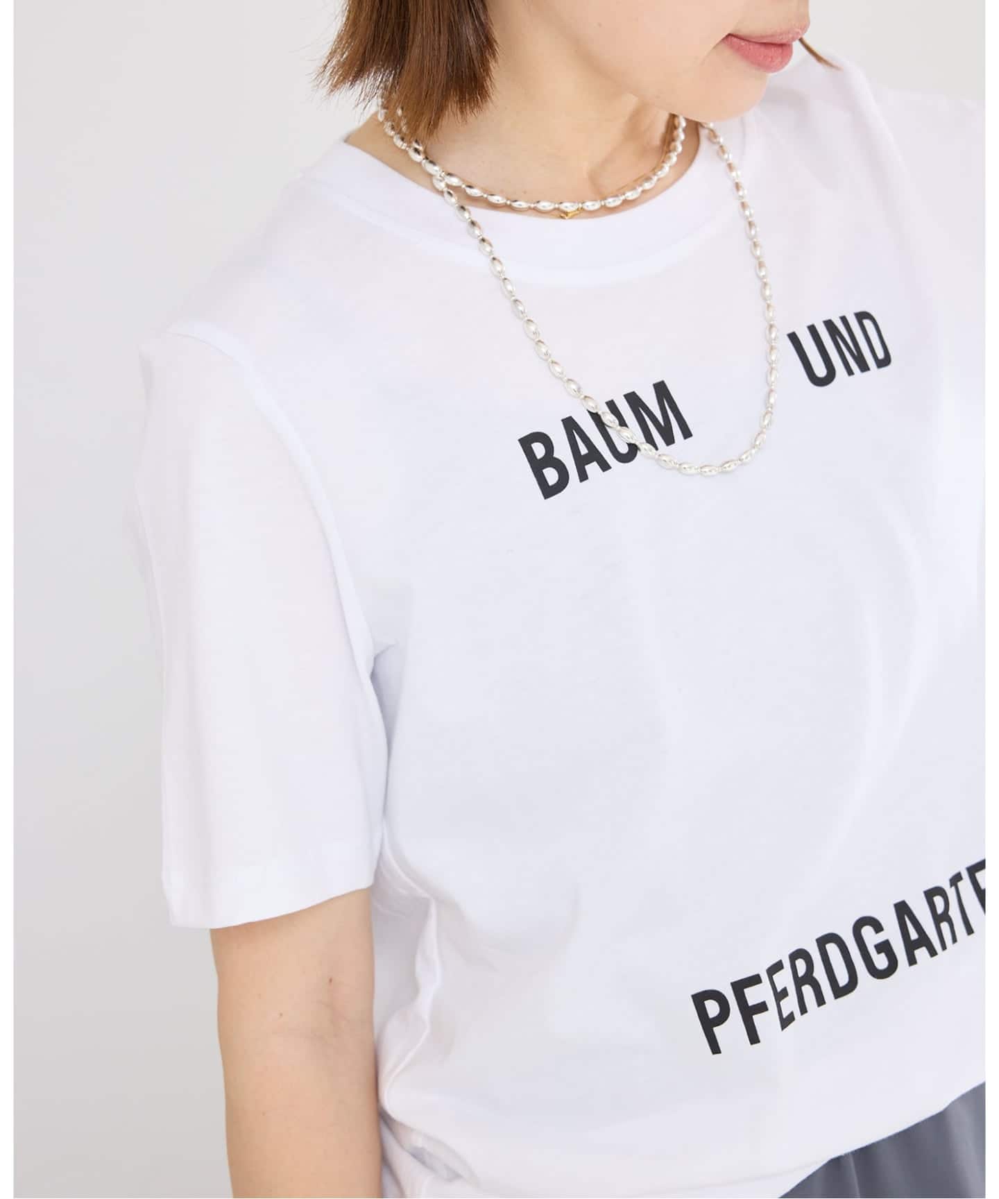 BAUM UND PFERDGARTEN/バウム ウンド ヘルガーデン LOGO T Tシャツ