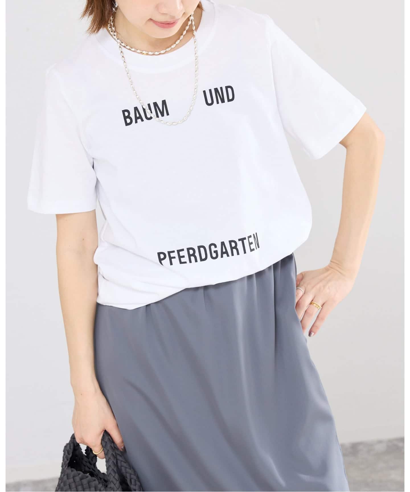 BAUM UND PFERDGARTEN/バウム ウンド ヘルガーデン LOGO T Tシャツ
