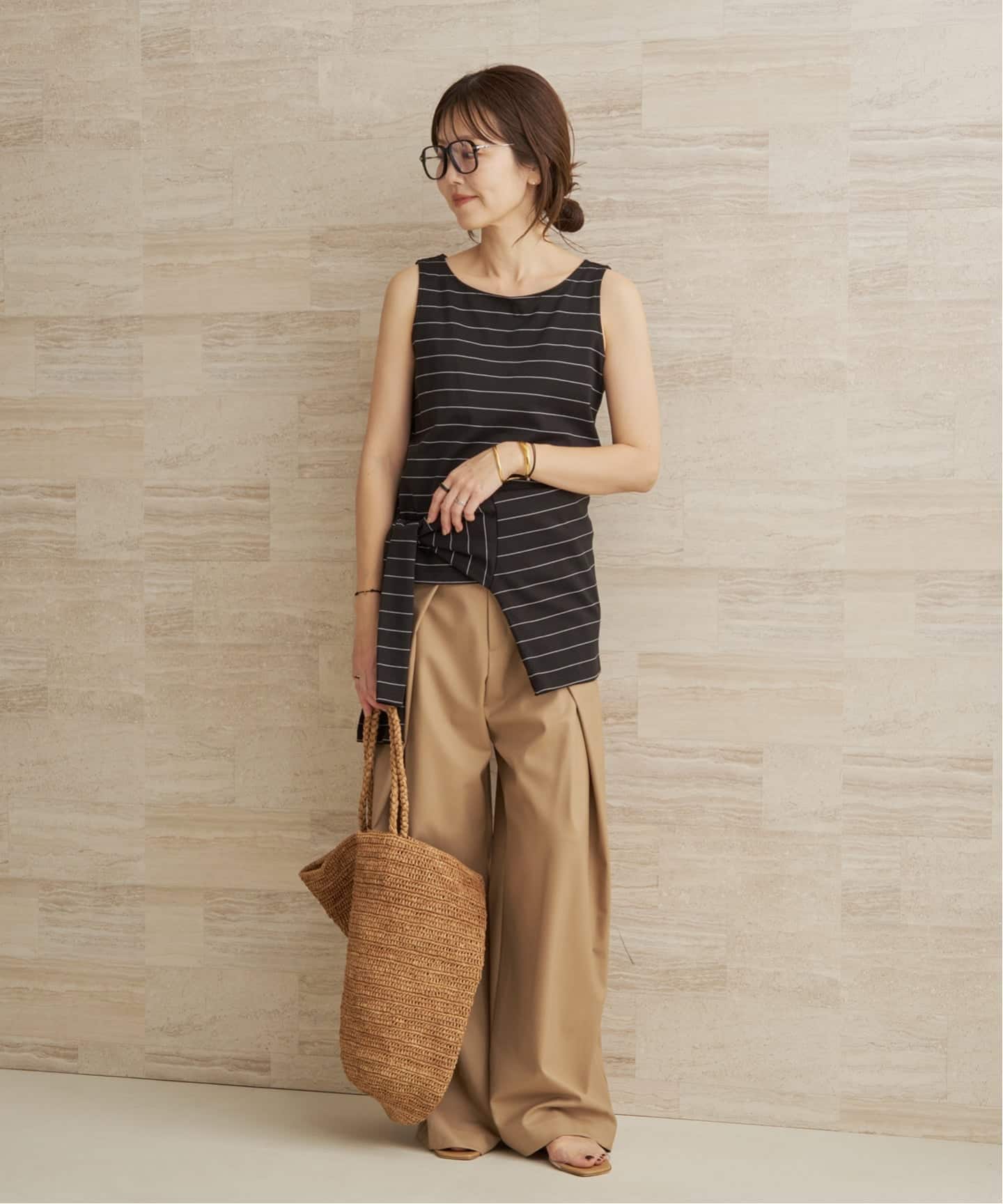plage     C/L Cropped Tシャツ Cropped Baggy Tee in Navy – Stellies Authentic Clothing