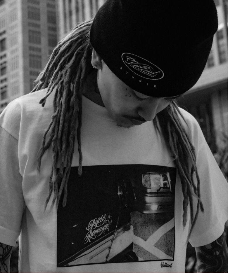 VALLAD / バラッド × JOE × CARSERVICE / RYDE ROMANCE TEE（Tシャツ 
