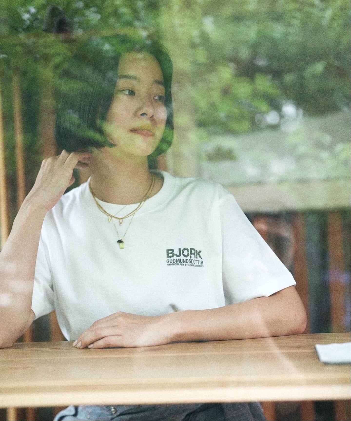 BJORK PHOTO TEE 