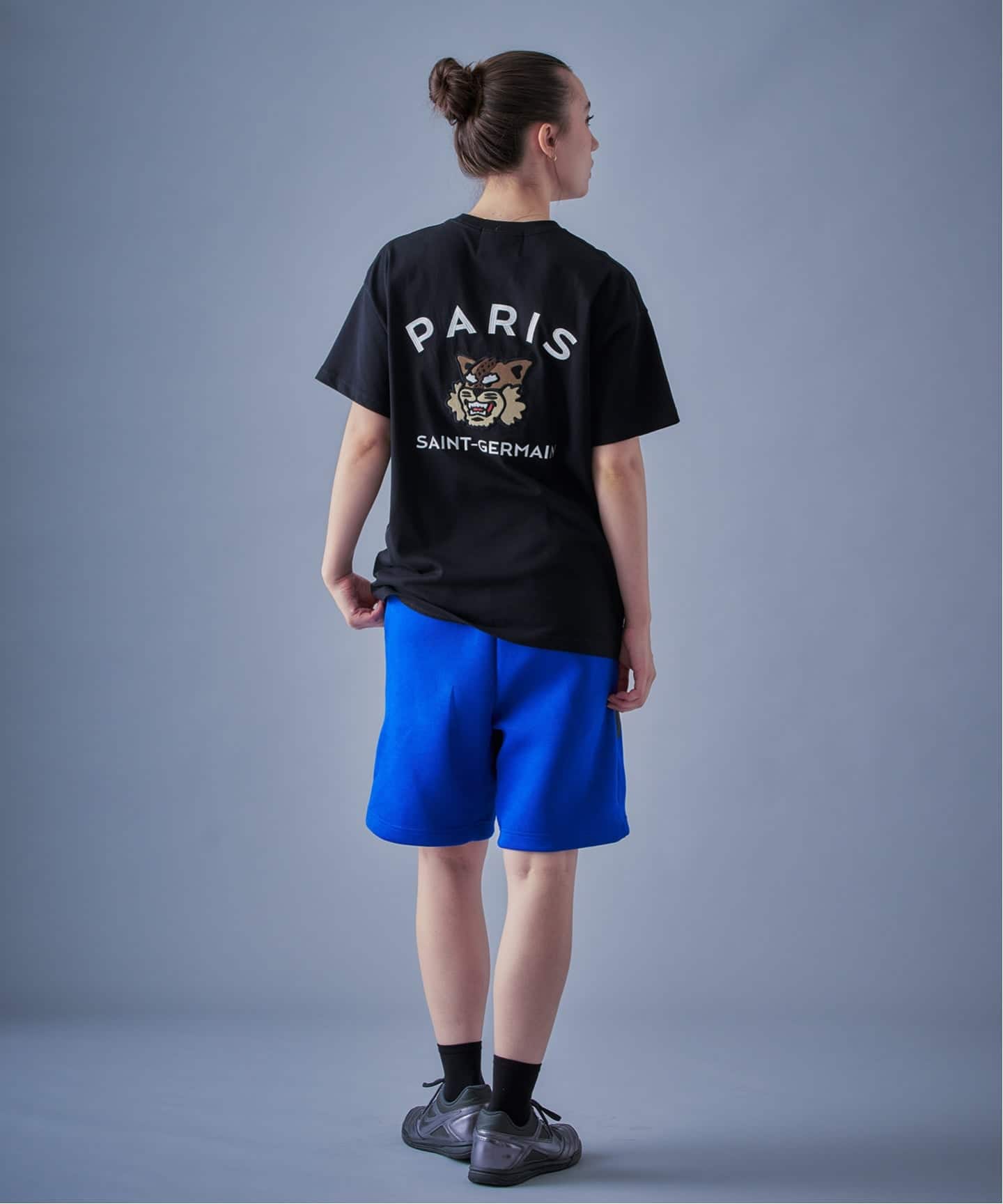 Paris Saint-Germain】カレッジロゴ刺しゅう Tシャツ（Tシャツ