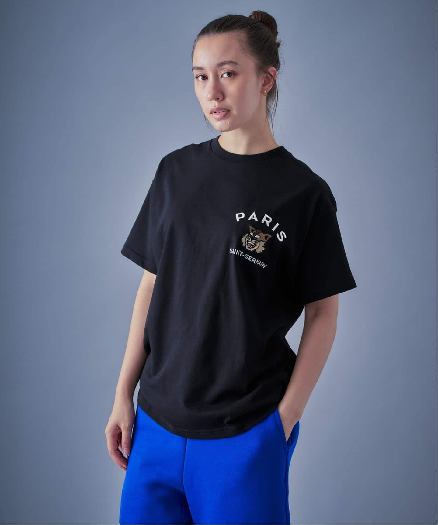 Paris Saint-Germain】カレッジロゴ刺しゅう Tシャツ（Tシャツ