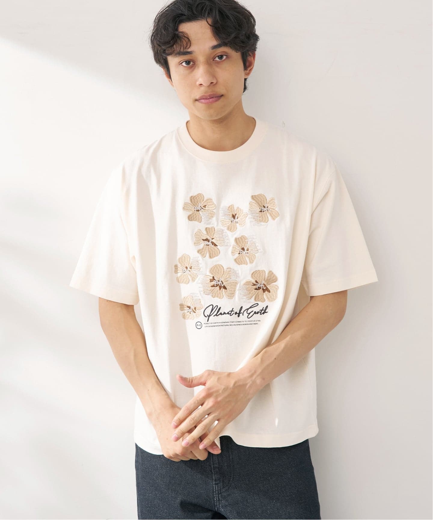 PLANET OF EARTH FLOWER EMB TEE（Tシャツ／カットソー）｜B.C STOCK
